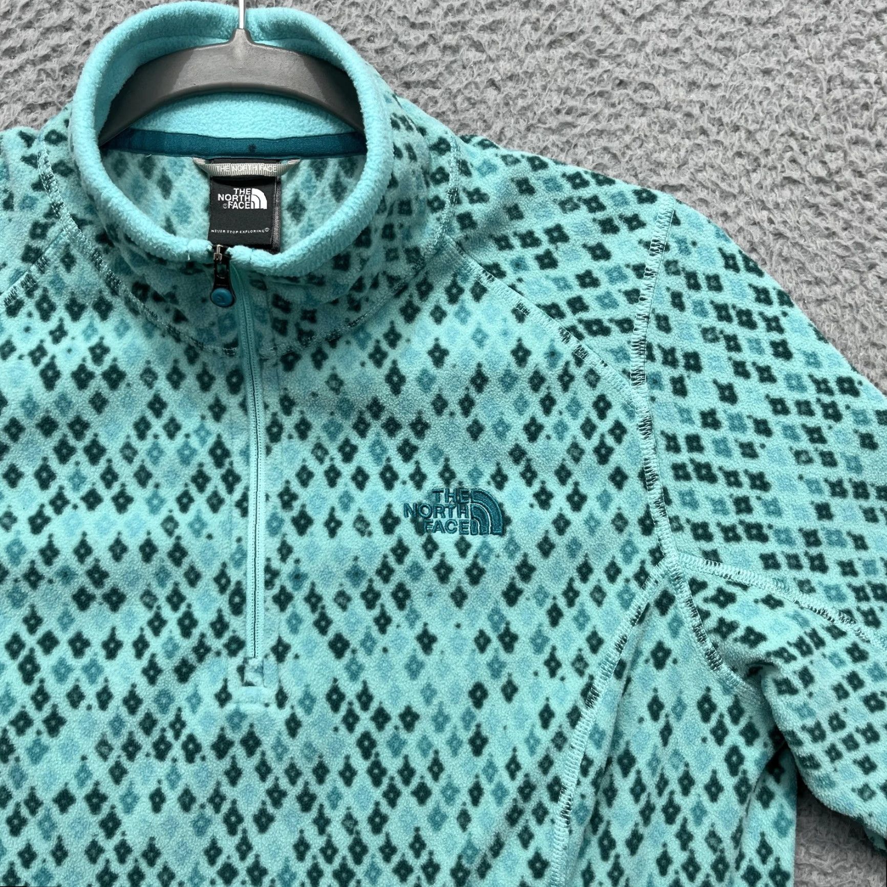 The North Face The North Face Fleece Jacket Womens Medium Blue 1/4 Zip Geometric Print C788 Size M / US 6-8 / IT 42-44 - 2 Thumbnail