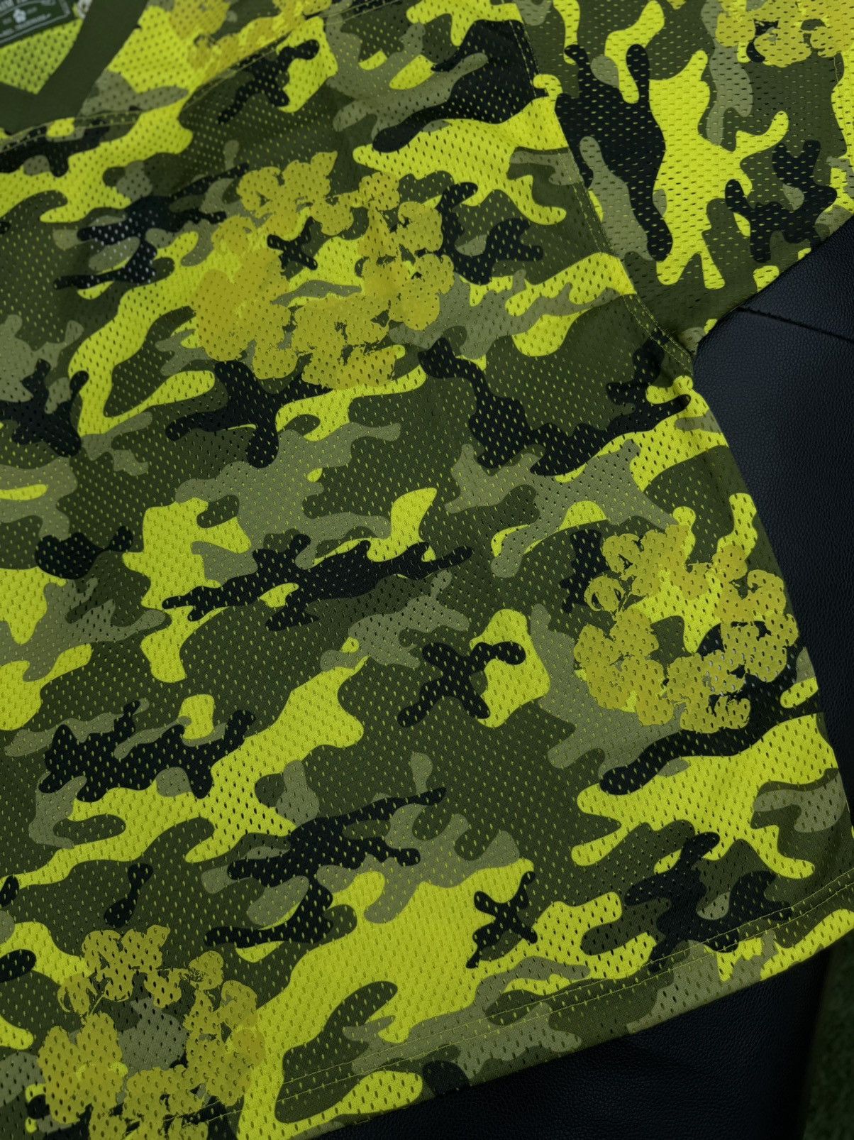 DENIM TEARS Denim Tears Yellow Camo Cotton Wreath Jersey Size S (NEW) Size US S / EU 44-46 / 1 - 3 Thumbnail
