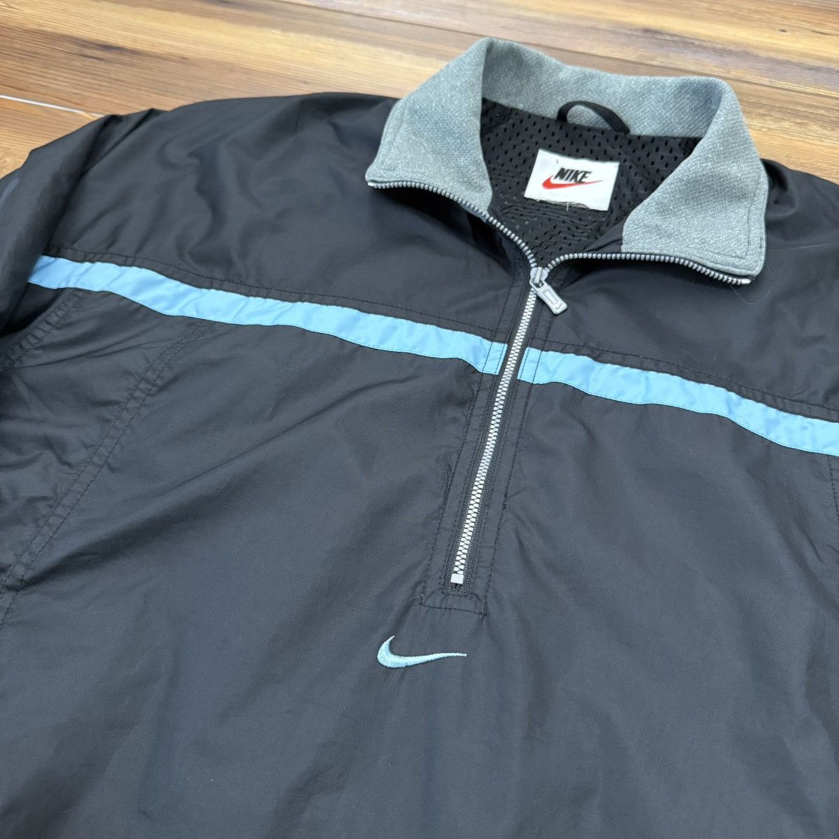 Nike Vintage Nike Center Swoosh Black Blue Windbreaker Jacket Size US M / EU 48-50 / 2 - 2 Thumbnail