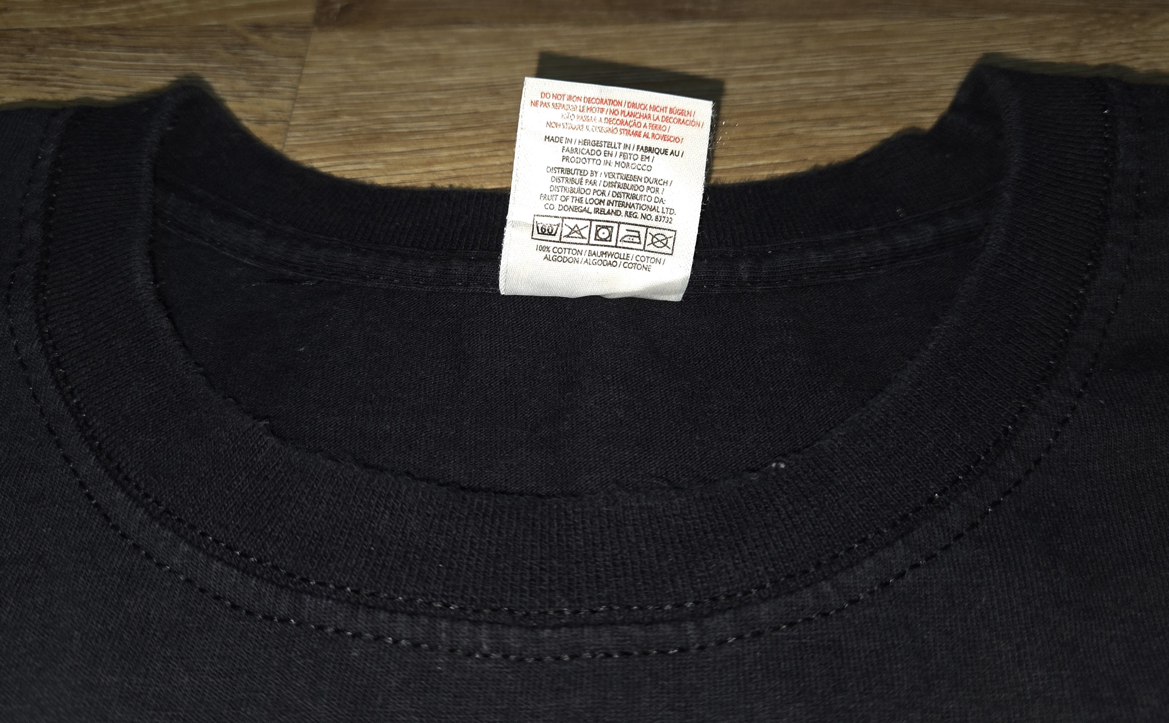 Vintage Vintage God Saves Satan Invests Art Shepard Fairey NRA Shirt Size US XL / EU 56 / 4 - 7 Thumbnail