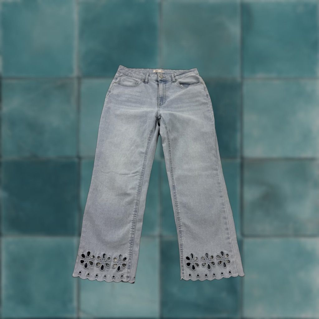 OAT Jeans Womens 10/30 Blue Light Wash Cropped Straight Floral Eyelet Hem Denim