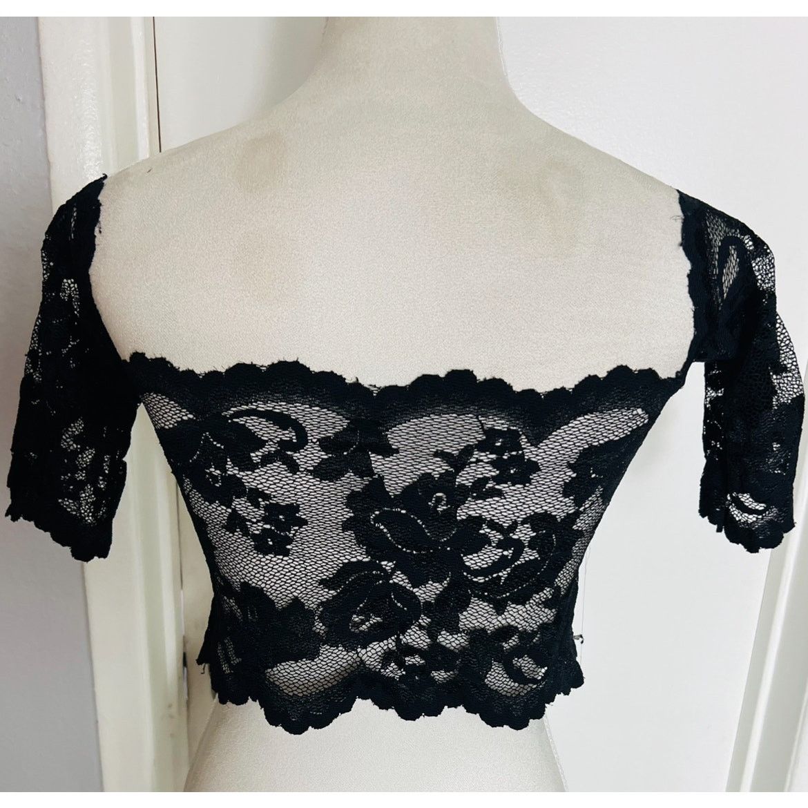 Victoria's Secret Victoria's Secret Rare Black lace top and skirt set Sz M Size ONE SIZE - 7 Thumbnail
