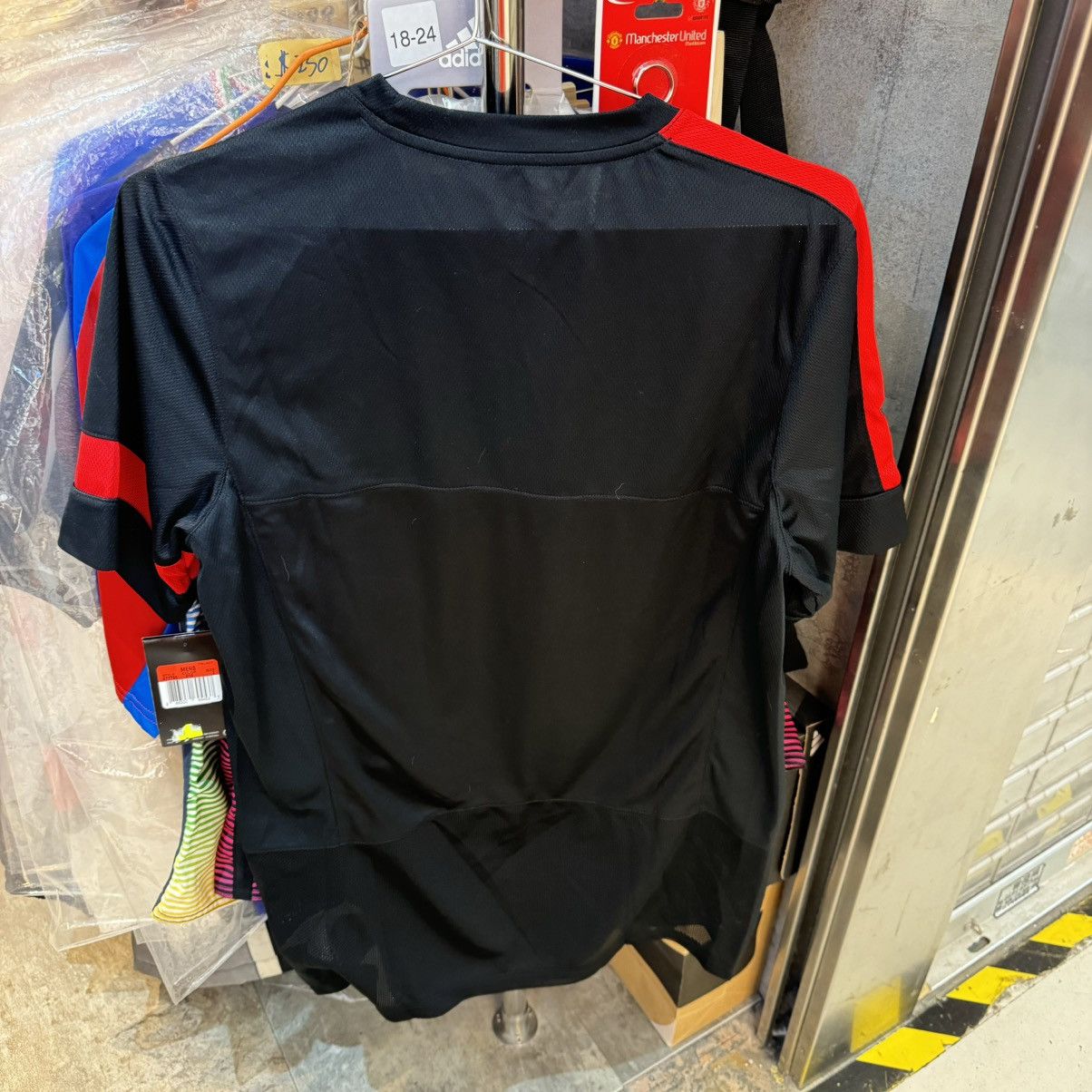 Nike Manchester united 12/13 training shirt (bnwt) Size US L / EU 52-54 / 3 - 2 Thumbnail