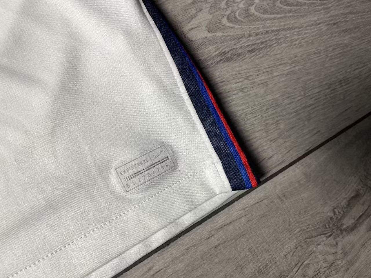 Nike Nike England jersey center logo size XXLarge Size US XXL / EU 58 / 5 - 5 Thumbnail