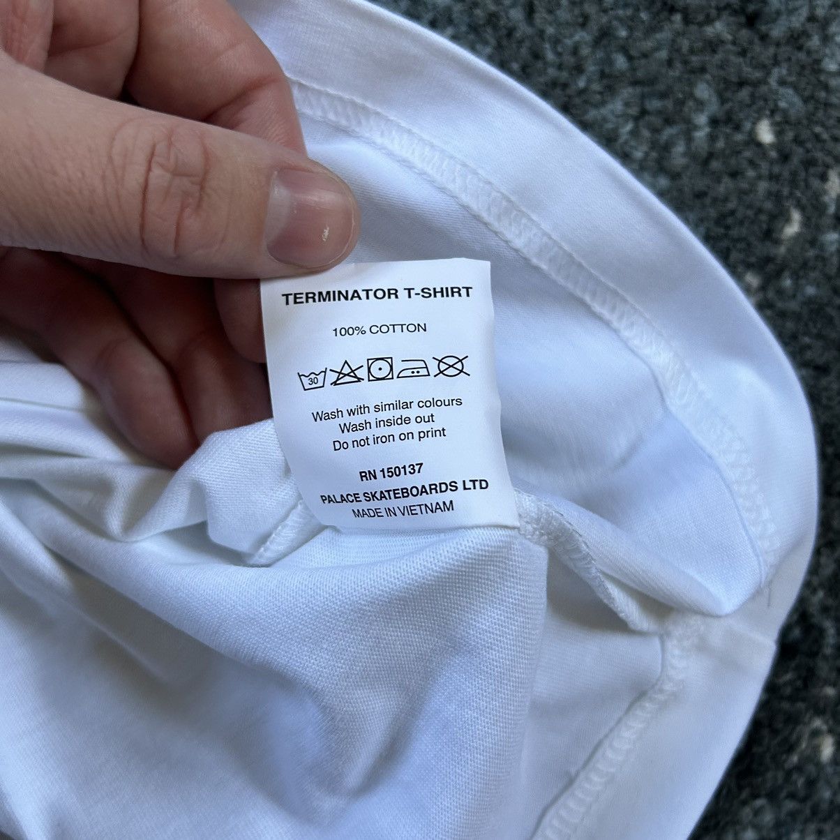 Palace 2019 LOS ANGELES STORE OPENiNG EXCLUSiVE TERMiNATOR TEE Size US L / EU 52-54 / 3 - 11 Thumbnail