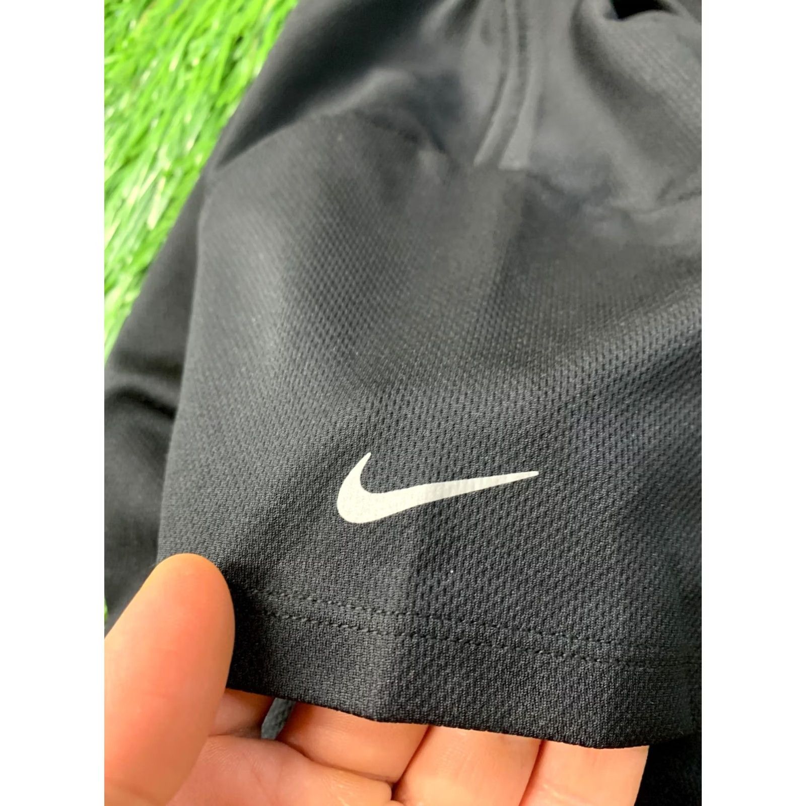 Nike Nike Dri-FIT Shirt Women M Black Jersey Short Sleeve Training Run 2012 VINTAGE? Size M / US 6-8 / IT 42-44 - 4 Thumbnail