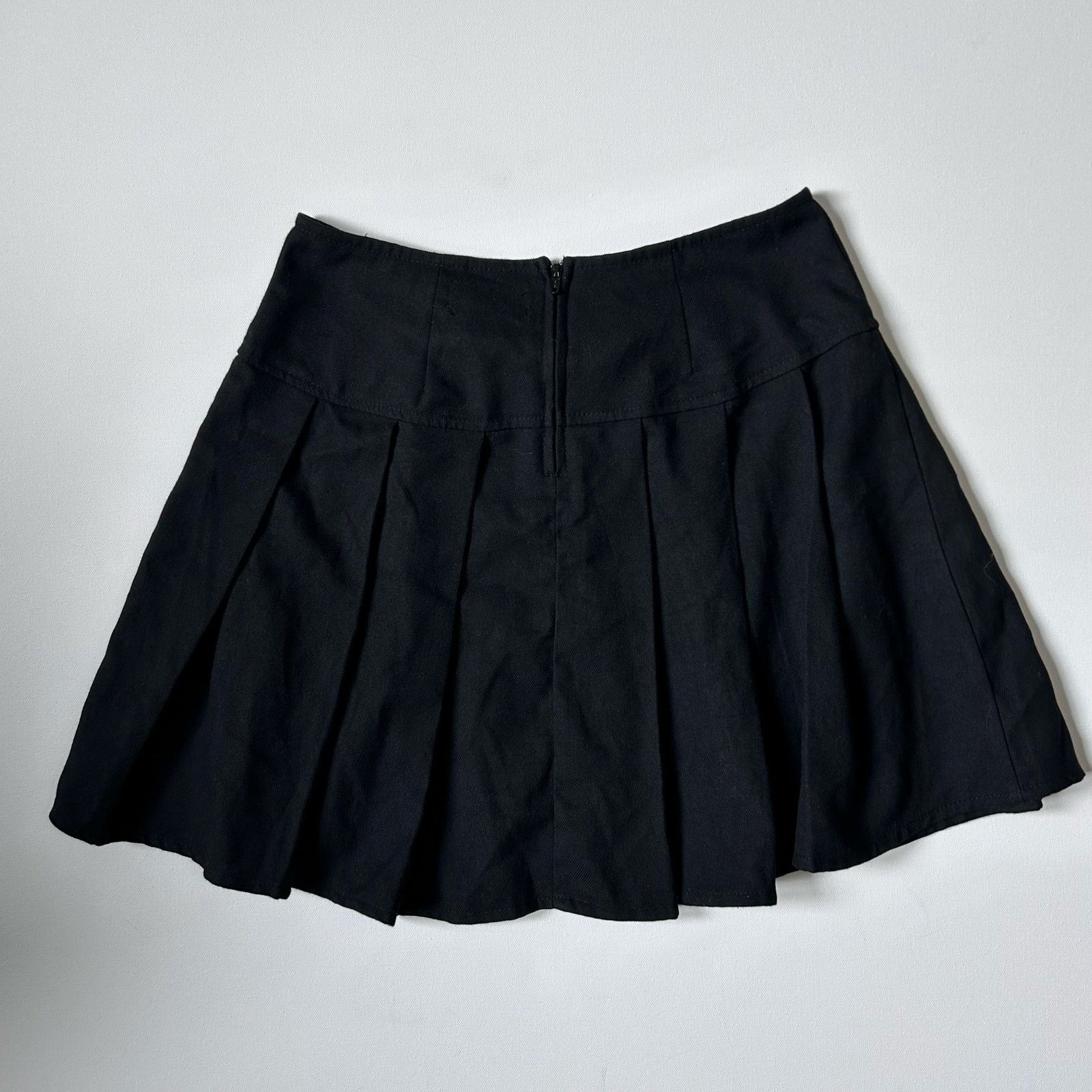 Vintage Y2K Gothic Black Pleated Mini Skirt Faux Leather Belt XS Size 25" / US 0 / IT 36 - 4 Thumbnail