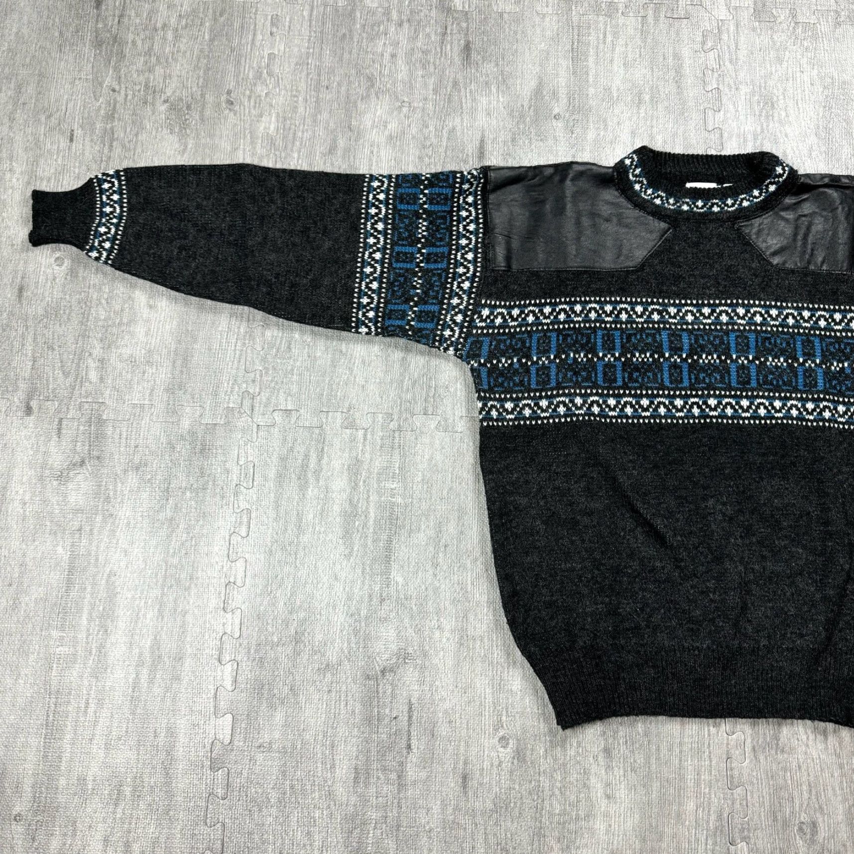 Vintage VINTAGE HONEYWELL AND TODD NORDIC SWEATER MENS PULLOVER CREWNECK BLACK FAIR ISLE SIZE M SKI WINTER Size M / US 6-8 / IT 42-44 - 4 Thumbnail