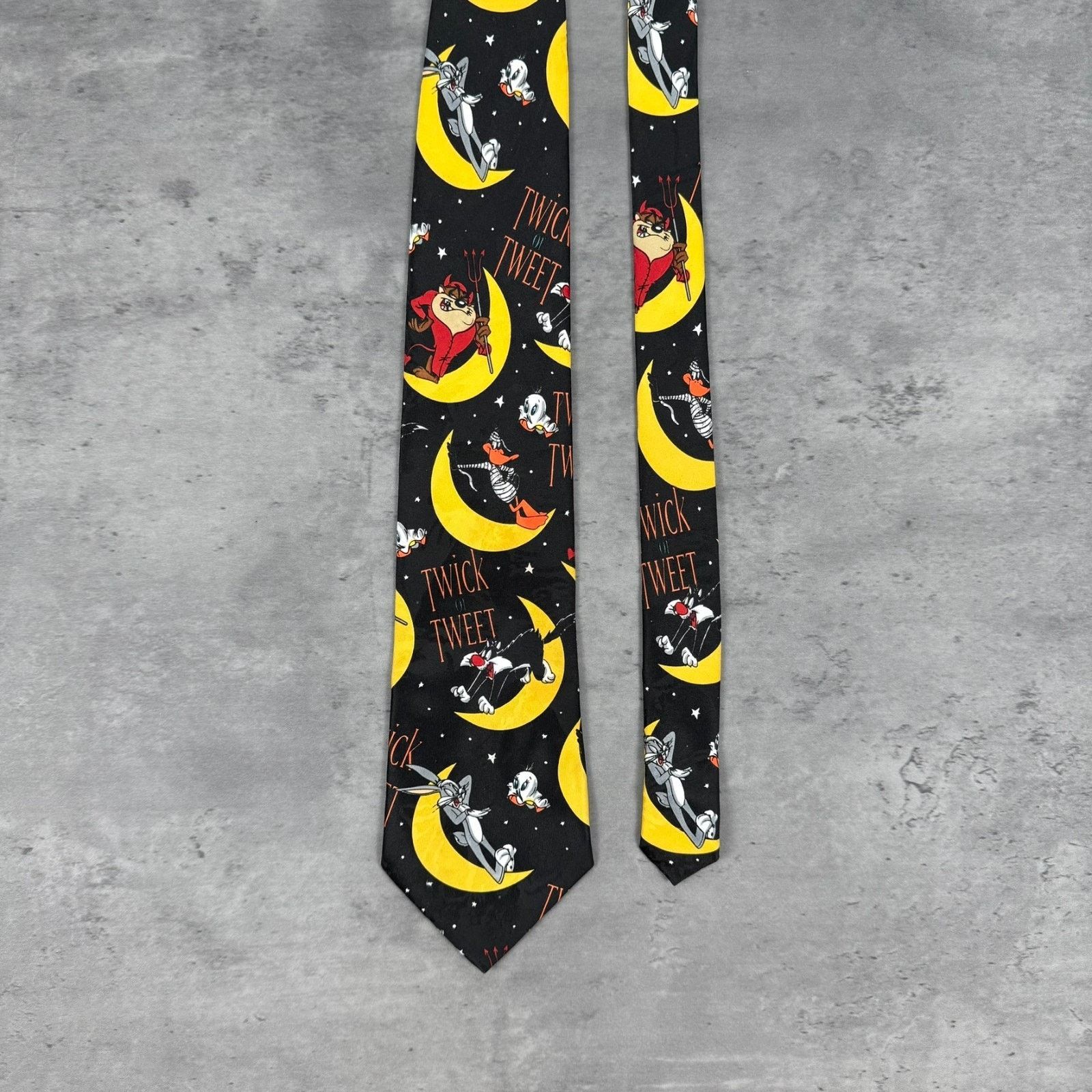 Vintage × Warner Bros Vintage Looney Tunes Mania Tweety Bird Halloween Tie 1996 Size ONE SIZE - 1 Thumbnail