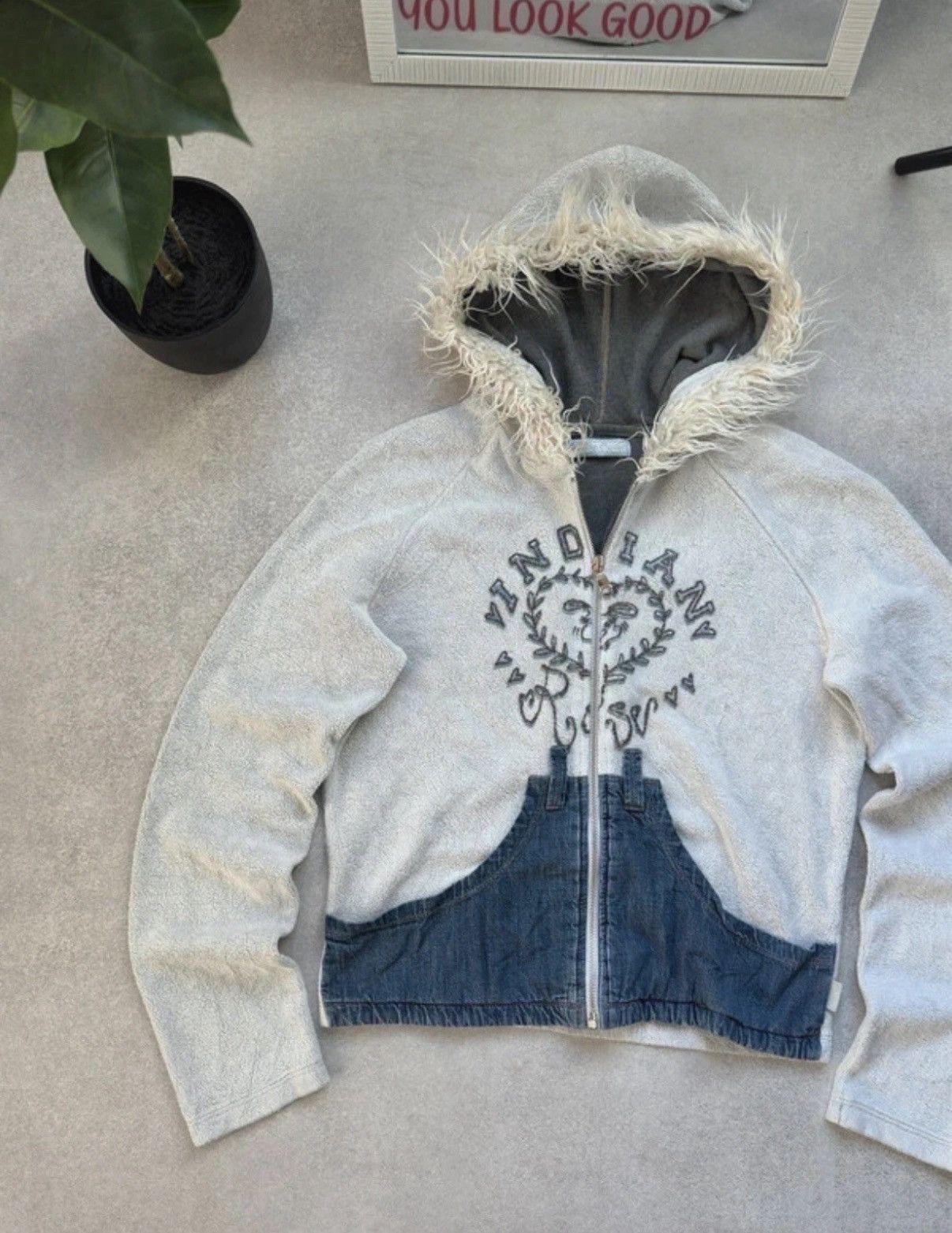 Japanese Brand Vintage Indian Rose Y2K Faux Fur Hood Cloth ZipHoodie Woman Size L / US 10 / IT 46 - 2 Thumbnail