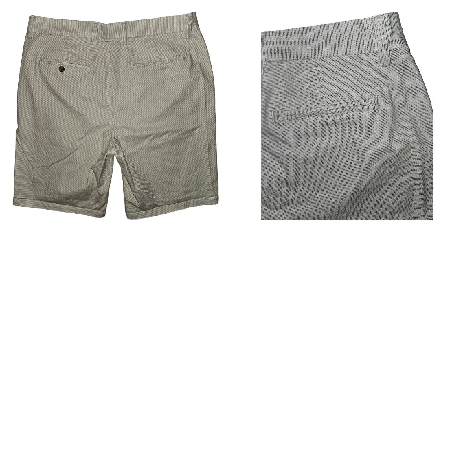 Old Navy Old Navy Chino Shorts Men's 34 White Striped Flat Front Mid Rise 9in Inseam Slim Built In Flex Casual Preppy American Outdoor Size US 34 / EU 50 - 8 Thumbnail