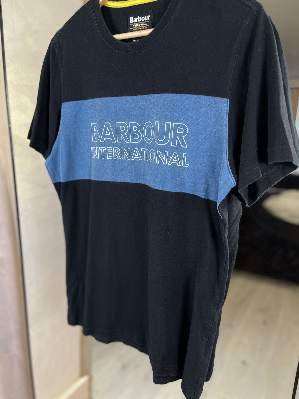 Barbour Barbour International Block Logo Tee Tailored Fit Black Blue Size US M / EU 48-50 / 2 - 5 Thumbnail
