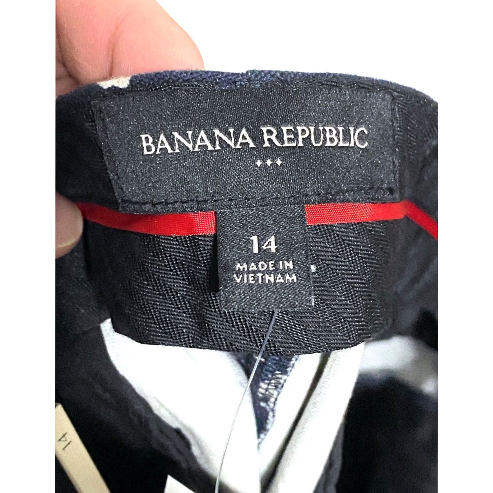 Banana Republic Banana Republic Floral Navy Chinos 5" Shorts Womens 14 Vacation Summer Boho NWT Size 36" / US 14 / IT 50 - 6 Thumbnail