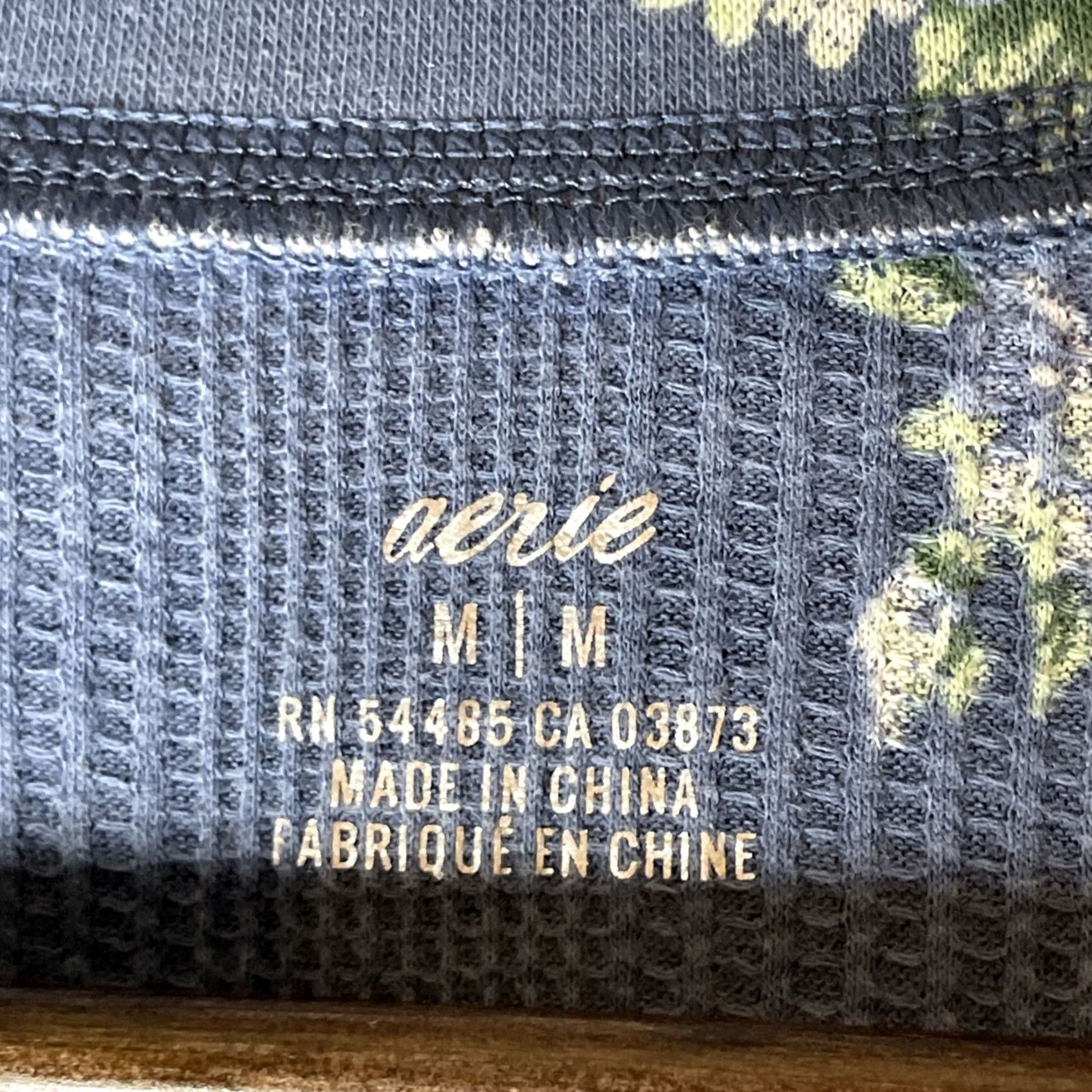 Vintage Aerie Blue Floral Waffle Knit Henley Long Sleeve Shirt Women’s M Stretch Size M / US 6-8 / IT 42-44 - 2 Thumbnail