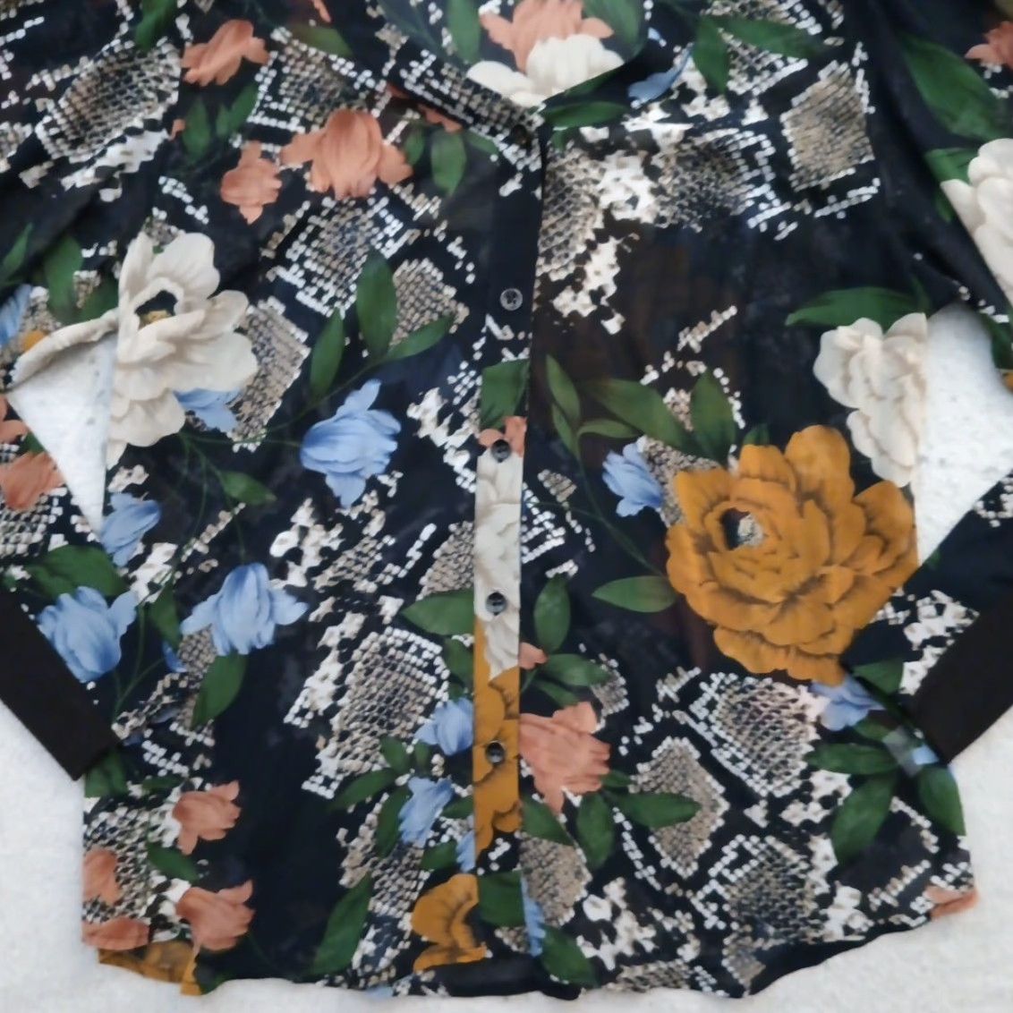 Vintage Cabi Shirt Womens Large Black Floral Sheer Long Sleeve Button Up Polyester Size L / US 10 / IT 46 - 3 Thumbnail