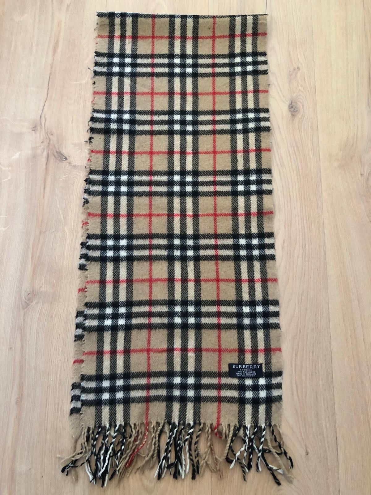 Burberry Burberry Vintage scarf in exellent condition - 100% cashmere Size ONE SIZE - 2 Thumbnail