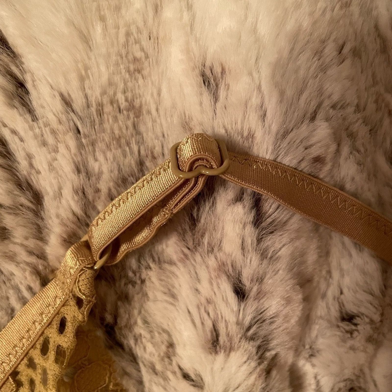 Victoria's Secret Victoria’s Secret Bralette Scalloped Lace VS Bralette Olive Size ONE SIZE - 8 Thumbnail