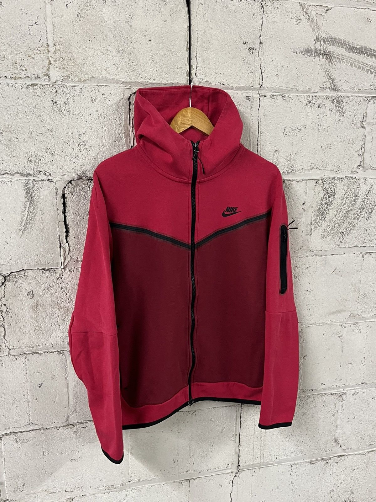 Nike Nike tech zip up fleece hoodie rare pink color streetwear Size US L / EU 52-54 / 3 - 4 Thumbnail