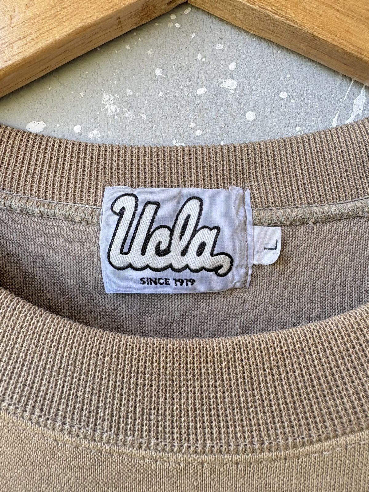 Vintage Vintage Faded Wash 90s Ucla Crewneck Sweatshirt Size US M / EU 48-50 / 2 - 3 Thumbnail