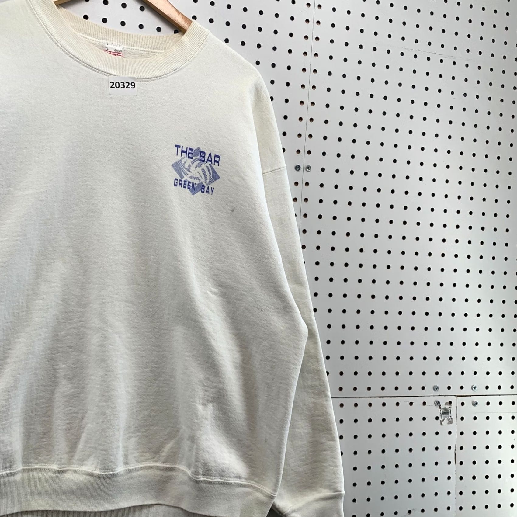Fruit Of The Loom Vintage Green Bay The V BAR Crew Neck Sweatshirt Adult XL White Pullover - Free Shipping & Handling - 95% Fast Size US XL / EU 56 / 4 - 5 Thumbnail
