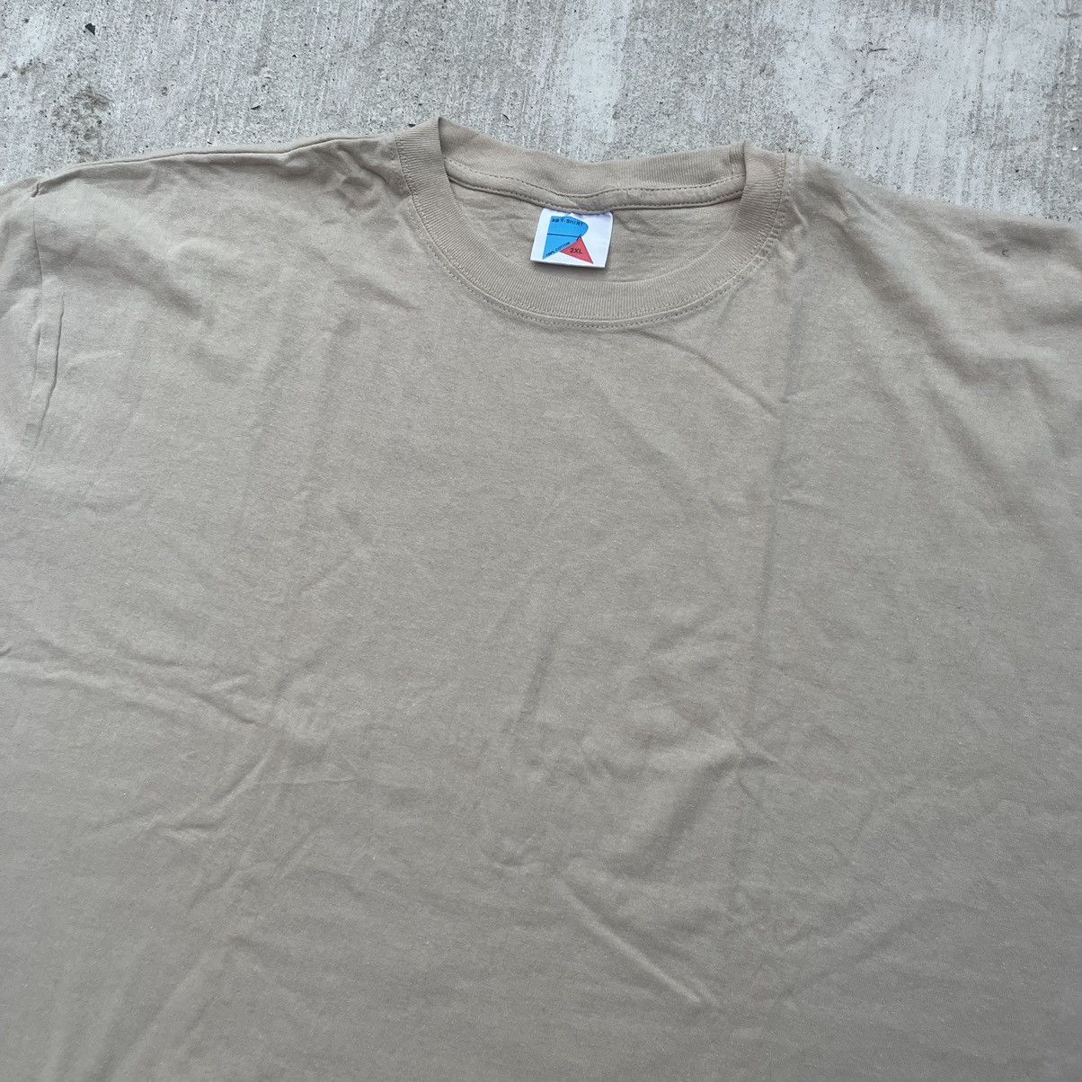 Vintage Vintage XB T SHIRT Sand Brown Blank T Shirt Size US XXL / EU 58 / 5 - 2 Thumbnail