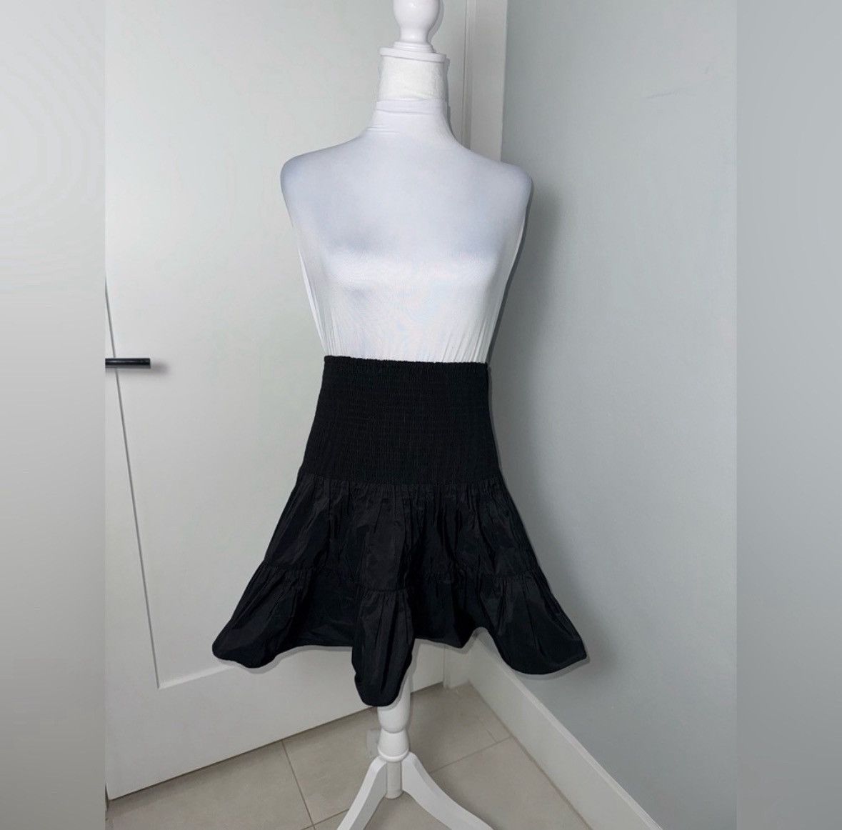 Maje Maje Jun Smocked Mini Skirt/Size 4 Size 27" / US 4 / IT 40 - 5 Thumbnail