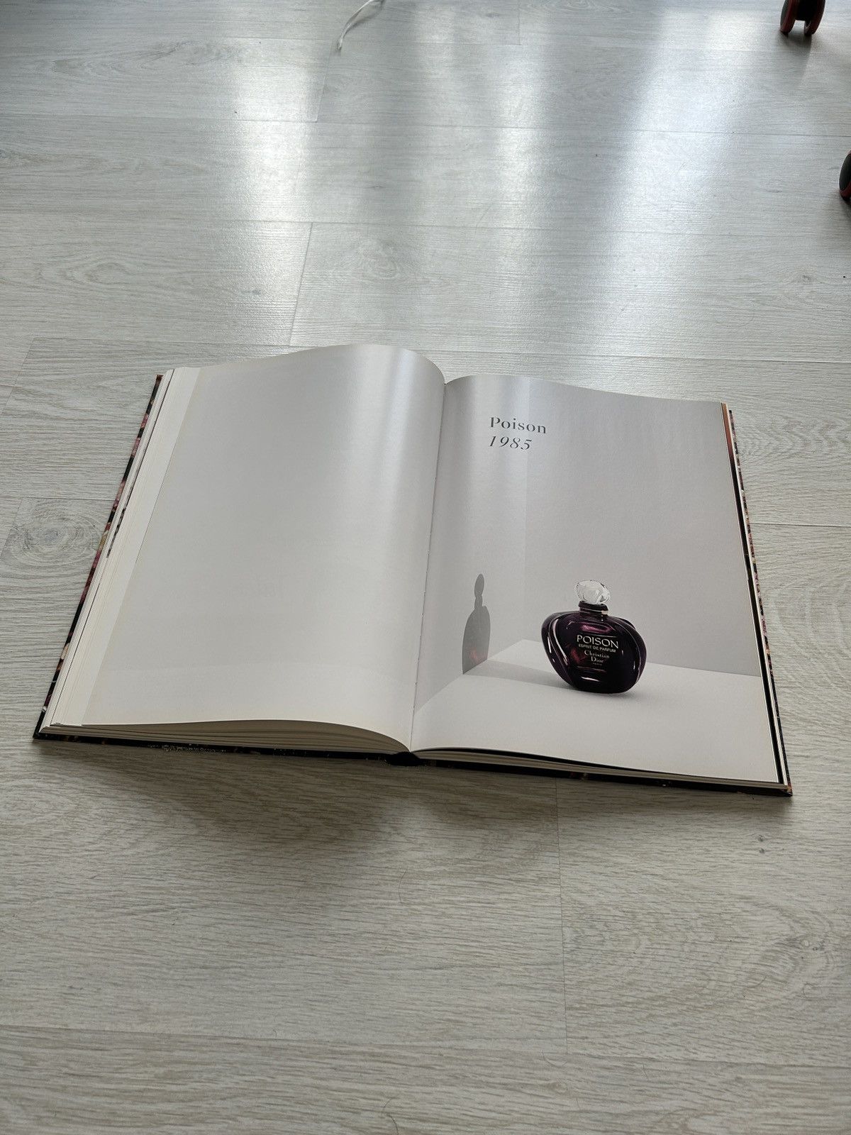 Dior Dior “The Perfumes” Book Size ONE SIZE - 12 Thumbnail