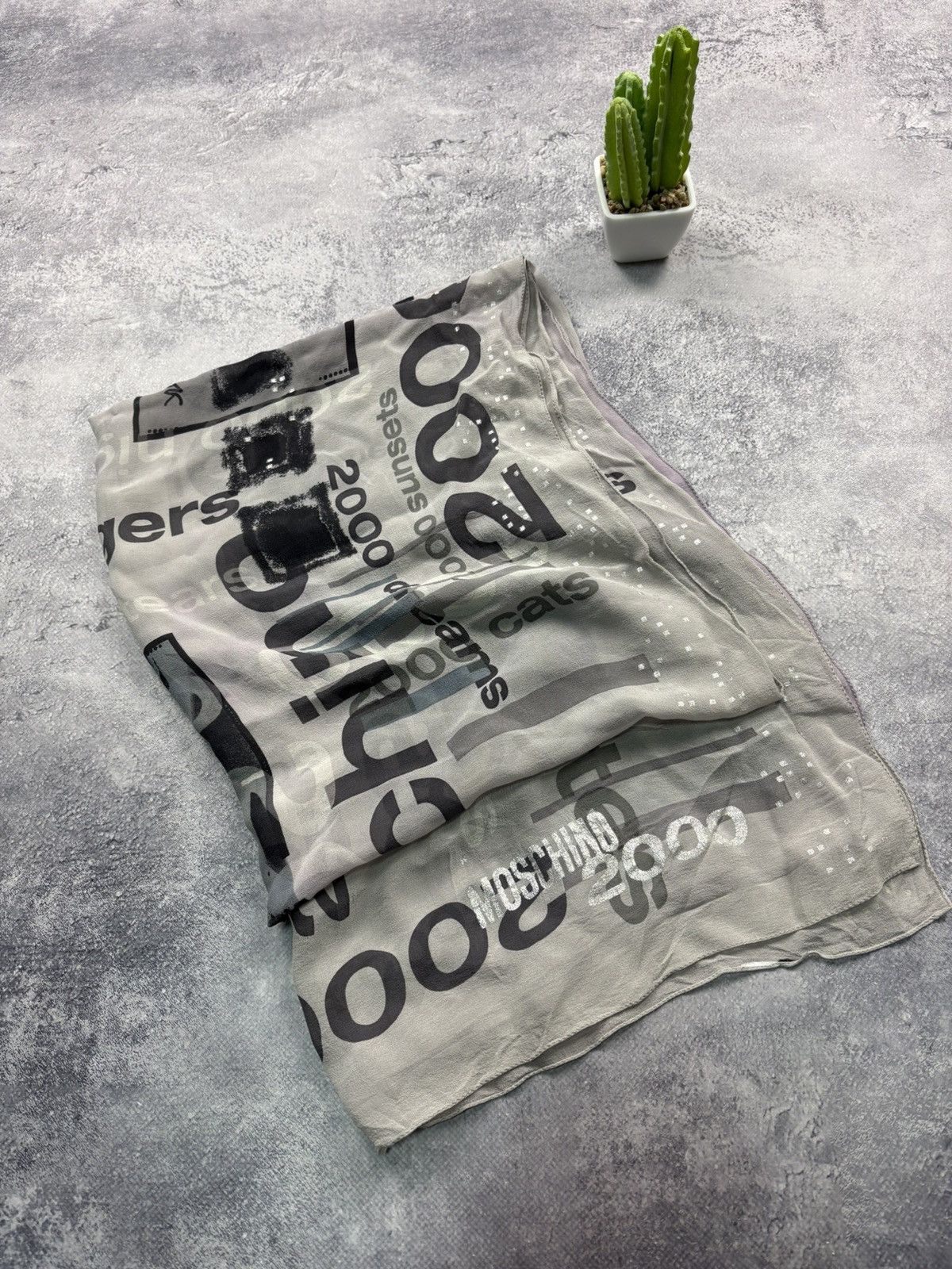 Moschino MOSCHINO Vintage Silk Monogram Scarf Paintings Luxury Punk Size ONE SIZE - 1 Thumbnail