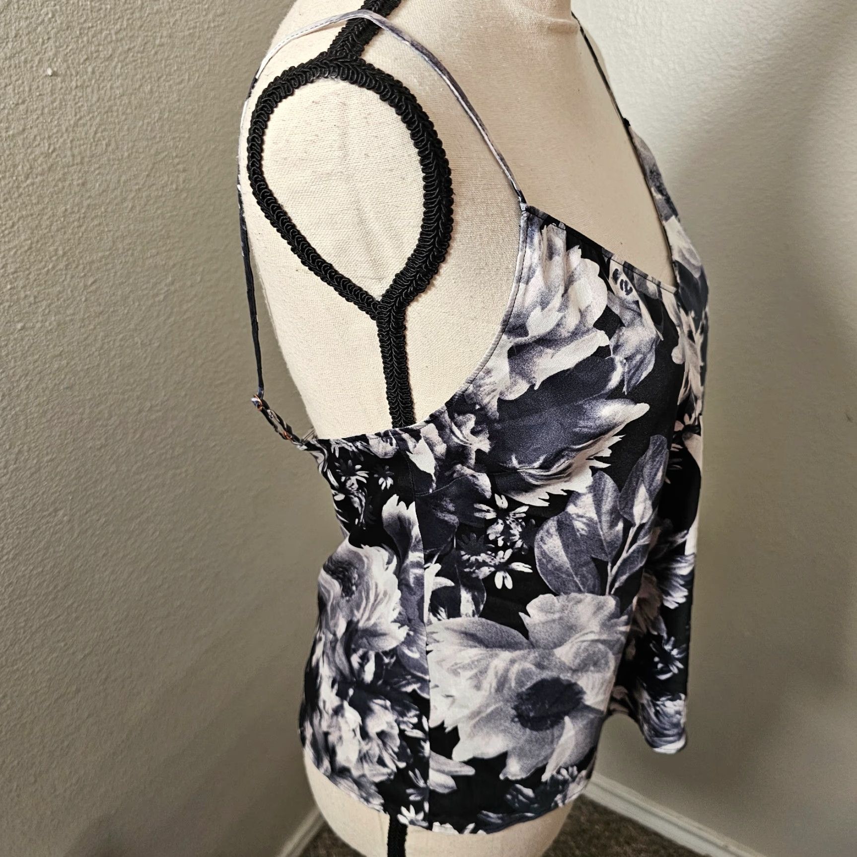 Victoria's Secret Victoria's Secret Top Medium Black Floral Print Lace Cami Lightweight Size M / US 6-8 / IT 42-44 - 4 Thumbnail