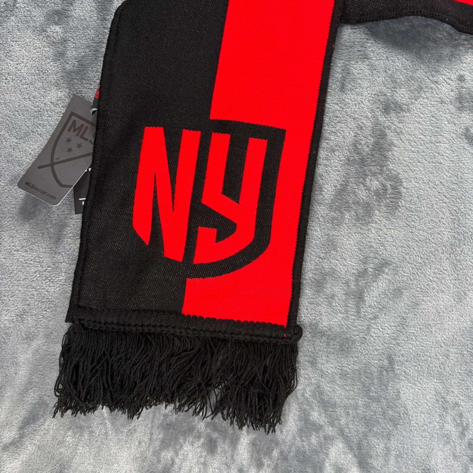 Other Red Bull New York Scarf Black Red MLS Soccer Knit NWT Fringe Size ONE SIZE - 8 Thumbnail