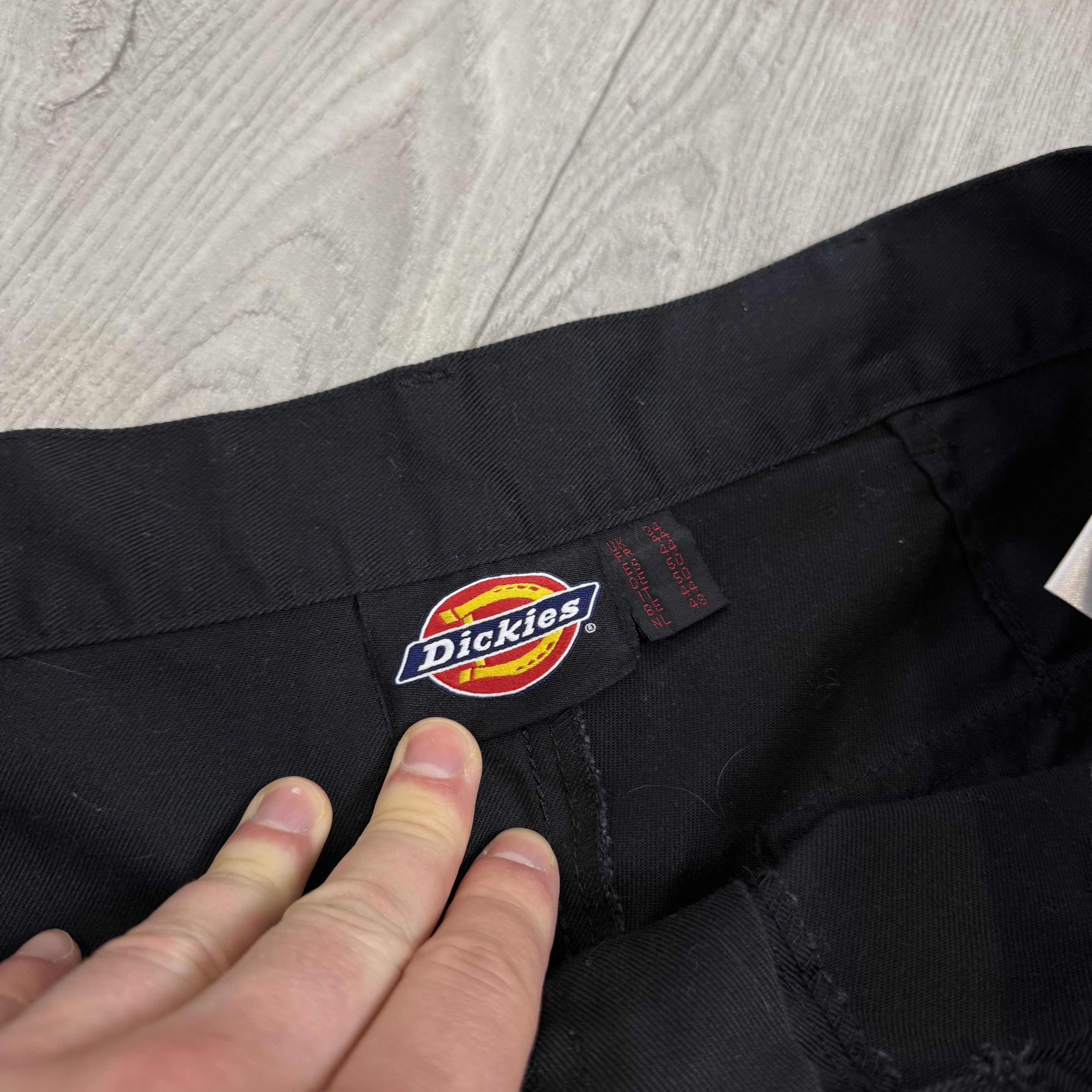 Dickies Vintage Dickies 90s Workwear Cargo Carpenter Black Shorts Size US 34 / EU 50 - 9 Thumbnail