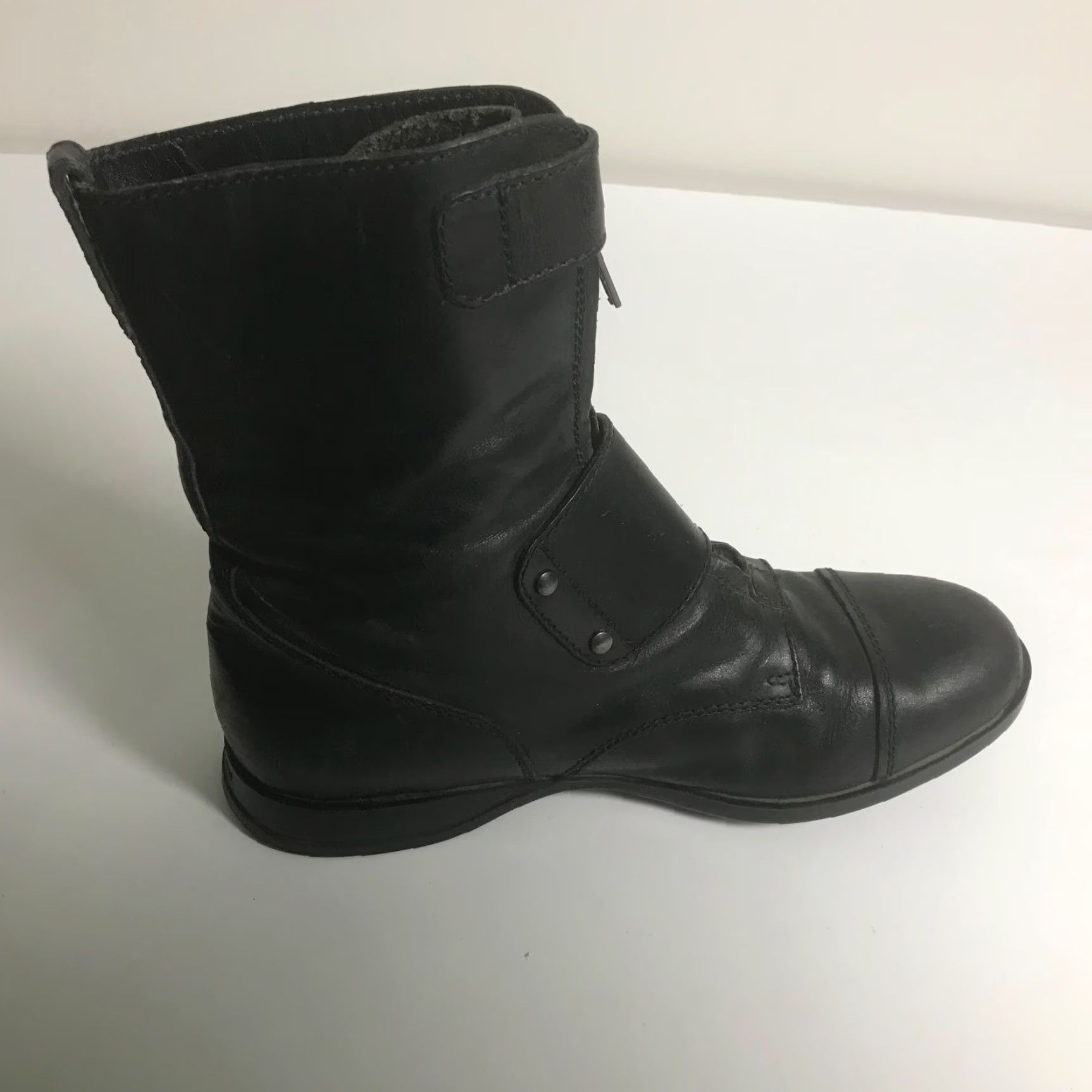 Hogan Hogan Womens Boots Black Leather Motorcycle Biker Mid-Calf Buckle Round Toe 7 / 38 Shoe Size Womens Size US 7 / IT 37 - 5 Thumbnail
