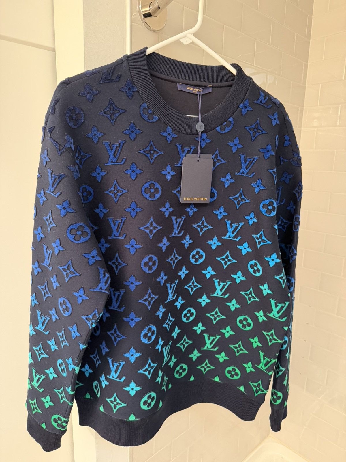 Louis Vuitton Louis Vuitton Gradient Monogram Fil Coup Sweatshirt Size US L / EU 52-54 / 3 - 1 Thumbnail