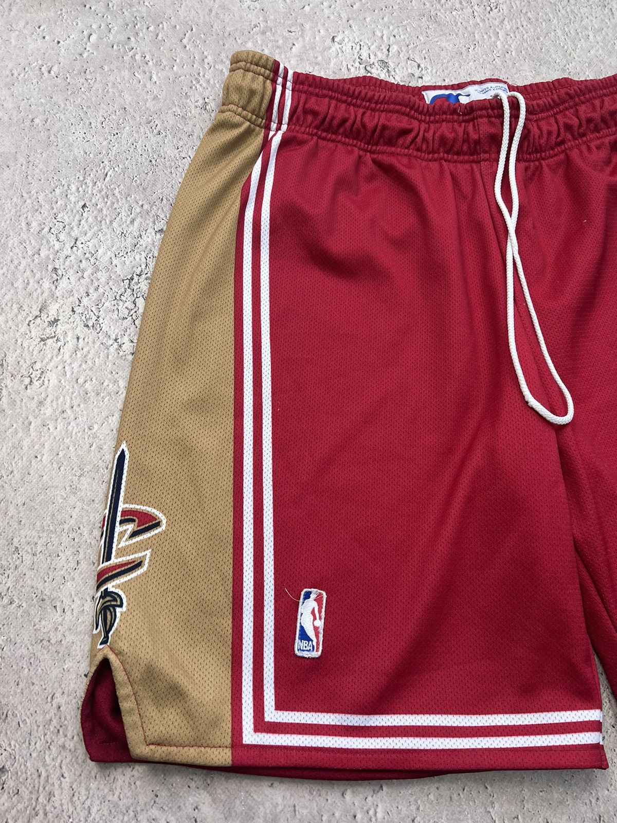 Champion × NBA × Vintage NBA Champion jersey/short Clevland Cavaliers Lebron James Size US XL / EU 56 / 4 - 5 Thumbnail