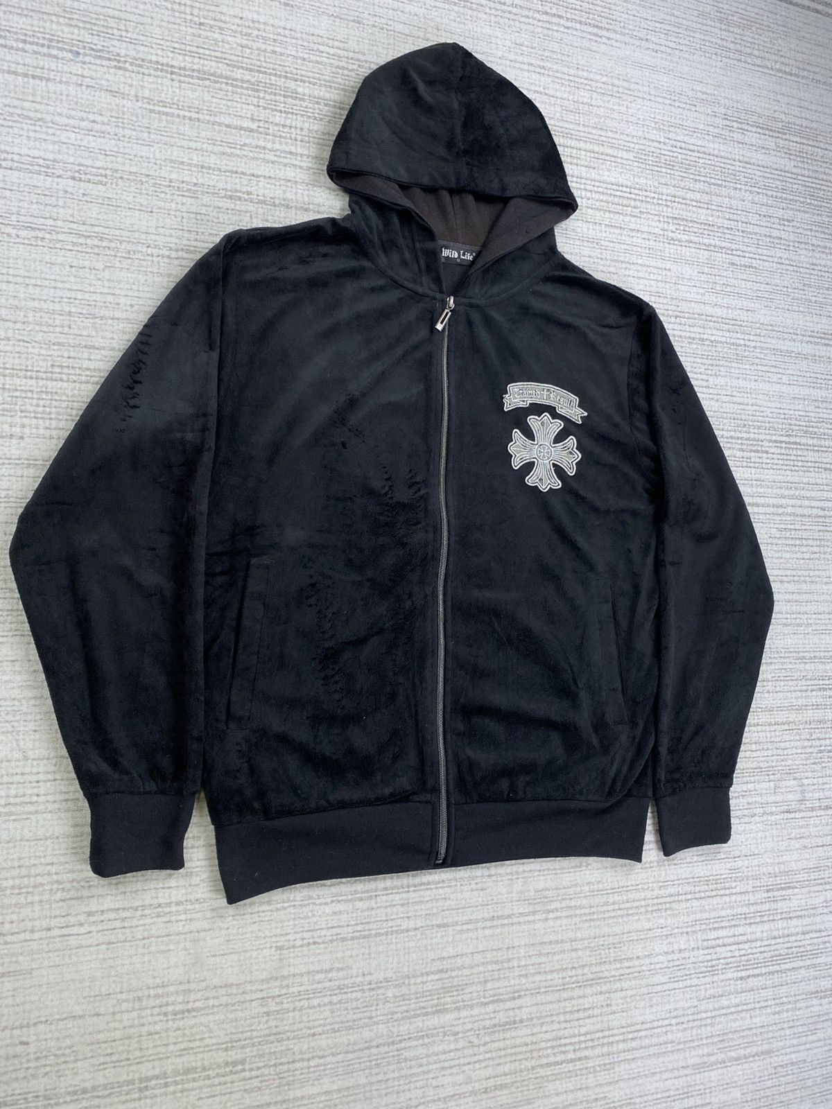 Japanese Brand × Vintage Vintage Wild Life Cross Logo Like Chrome Hearts Velvet Hoodi Size US M / EU 48-50 / 2 - 3 Thumbnail