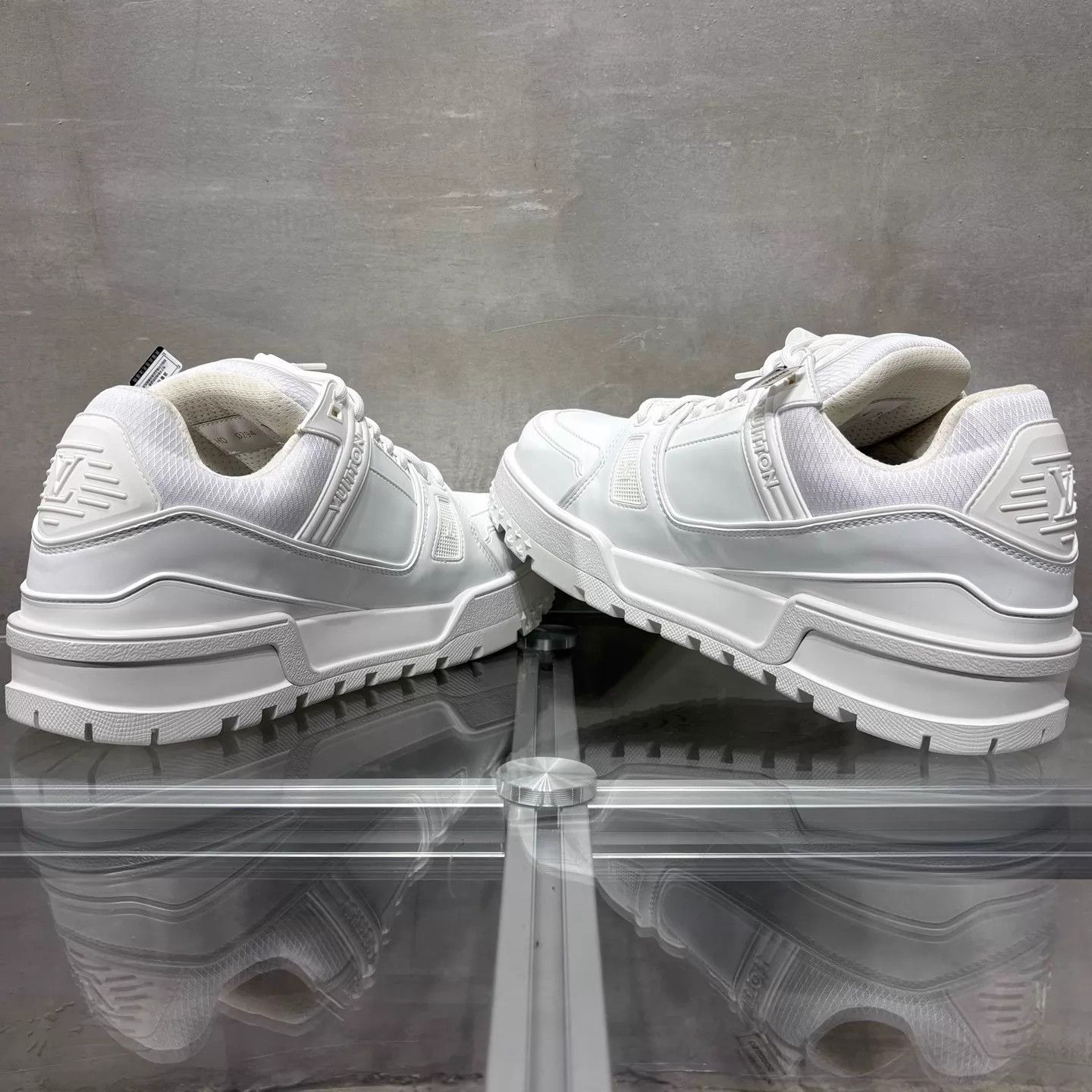 Louis Vuitton Louis Vuitton Trainer SKI White UK9.5/43.5 Size US 10.5 / EU 43-44 - 5 Thumbnail