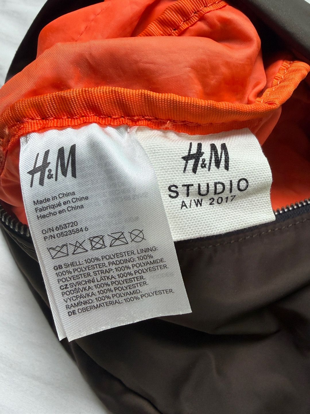 H&M H&M Studio FW17 MA-1 bomber sling bag Dark Olive Size ONE SIZE - 4 Thumbnail