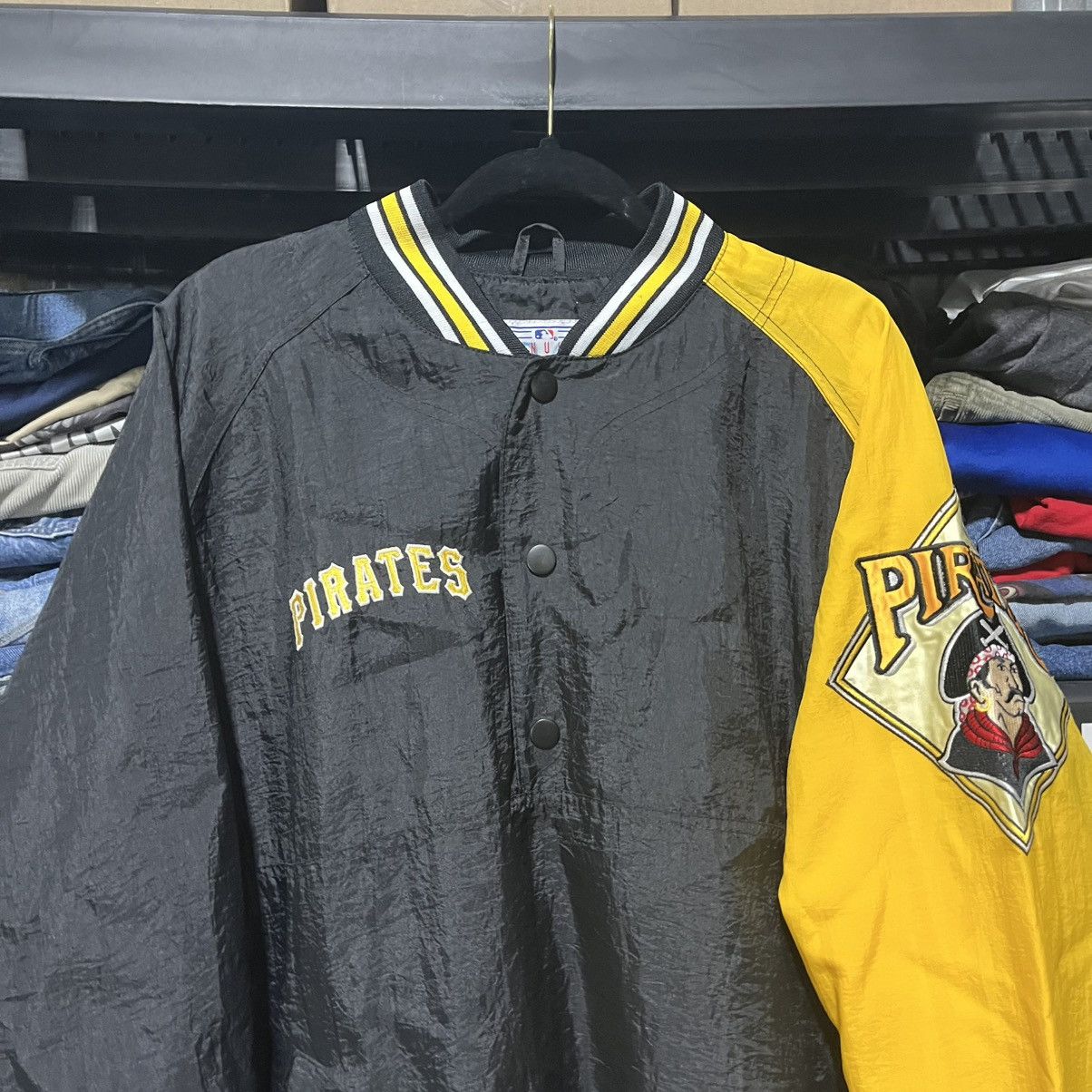 Starter VINTAGE 90s PITTSBURGH PIRATES STARTER JACKET BLACK YELLOW Size US L / EU 52-54 / 3 - 4 Thumbnail