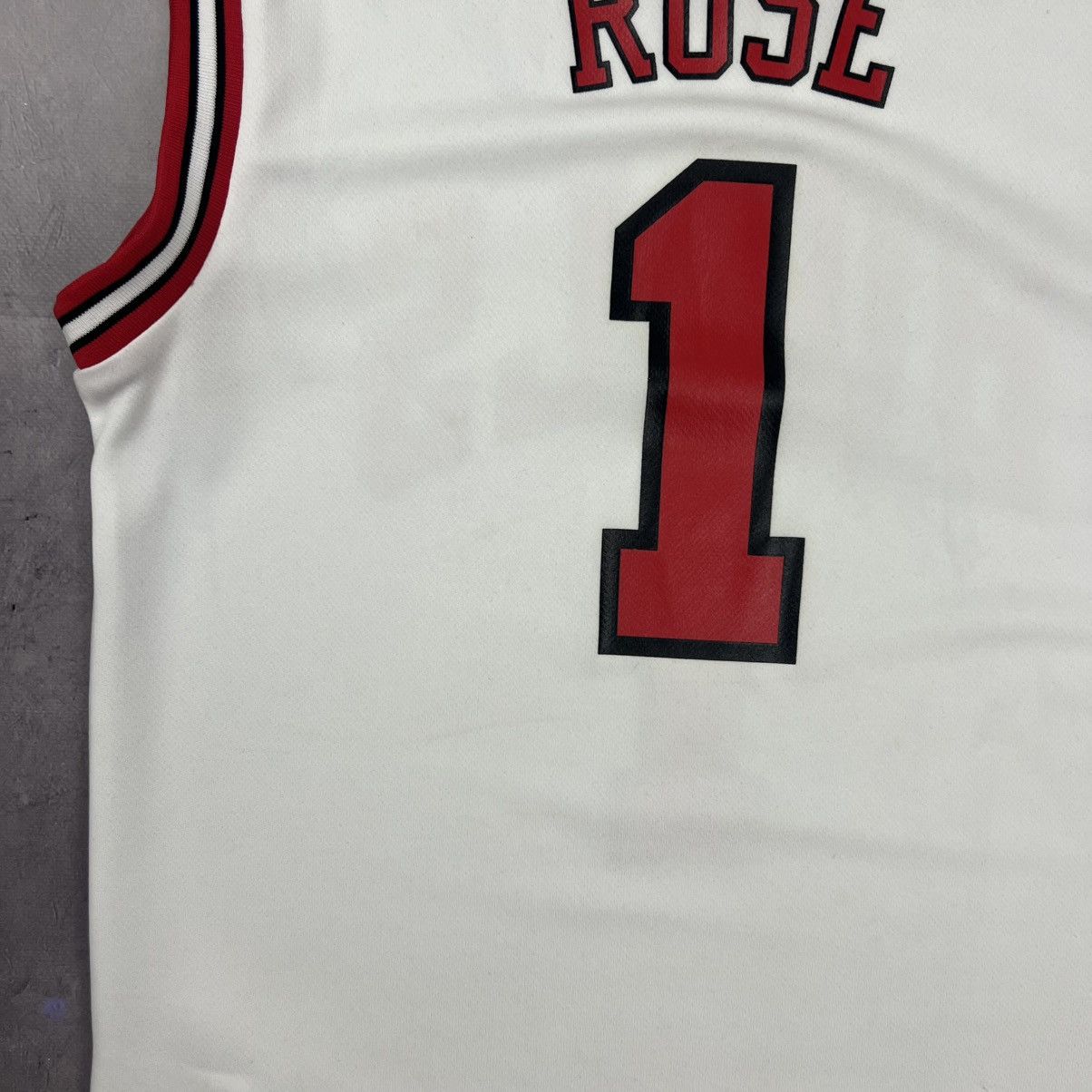 Adidas Rare! Derick Rose 1 Adidas Chicago Bulls Jersey Tank Top Size US M / EU 48-50 / 2 - 17 Thumbnail