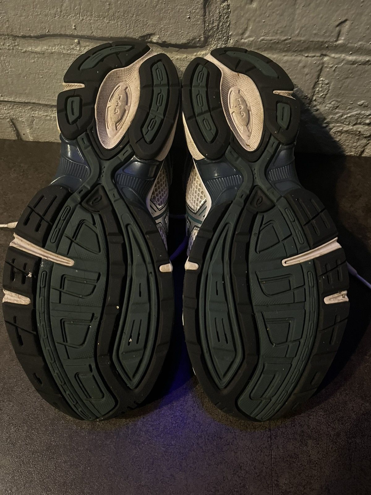 Asics ASICS 1130 Size US 9.5 / EU 42-43 - 6 Thumbnail