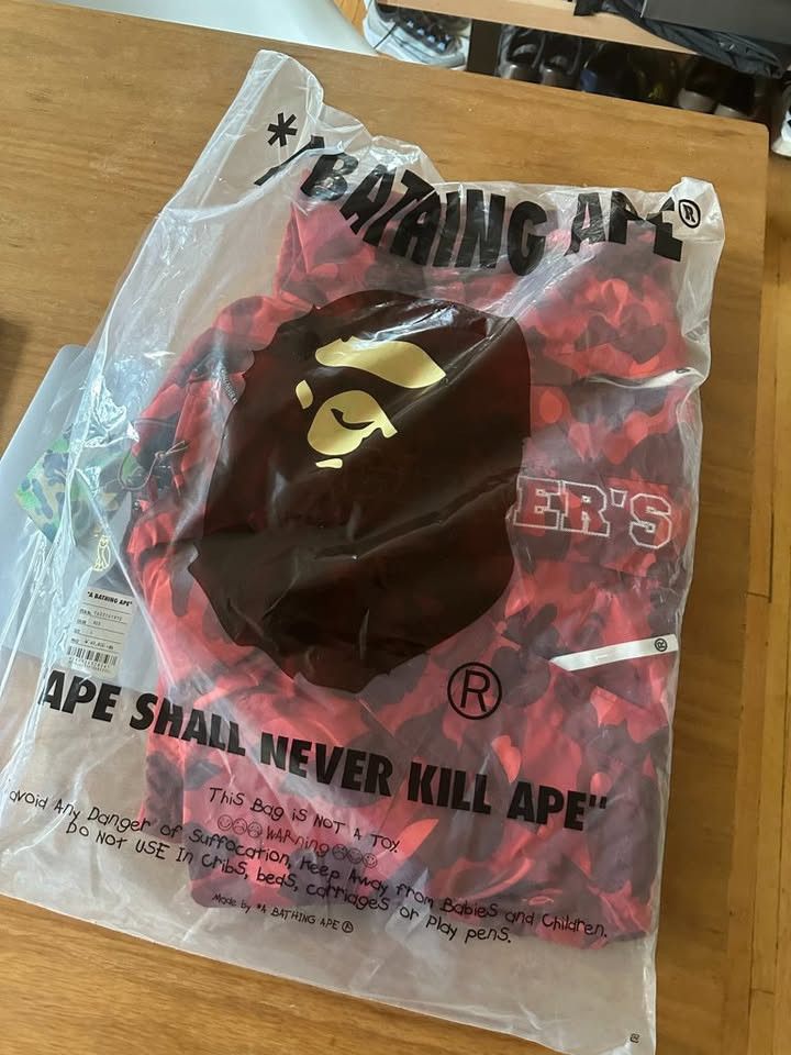Bape × October's Very Own Bape x OVO snowboard Jacket - Red Camo Size US L / EU 52-54 / 3 - 4 Thumbnail