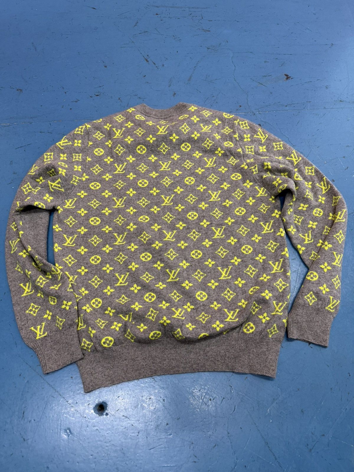 Louis Vuitton LOUIS VUITTON MONOGRAM CASHMERE SWEATER Size US XXL / EU 58 / 5 - 2 Thumbnail