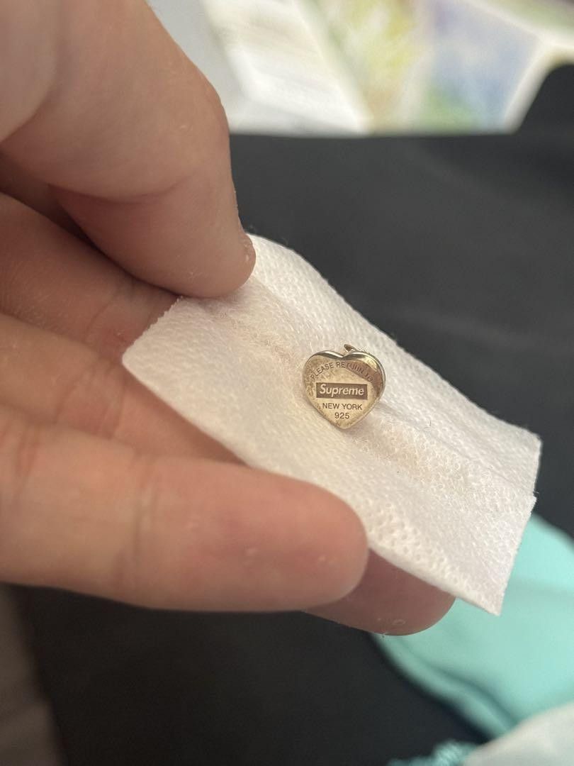 Tiffany & Co. SUPREME x TIFFANY & Co. Heart Tag Stud Earrings Set of 2 Size ONE SIZE - 5 Thumbnail