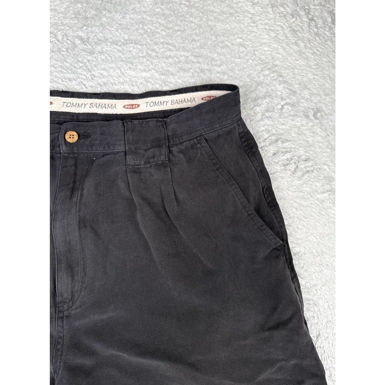 Tommy Bahama Tommy Bahama Shorts Mens 36 Black Silk Pleated Chino Relax Coconut Button Casual Size US 36 / EU 52 - 5 Thumbnail