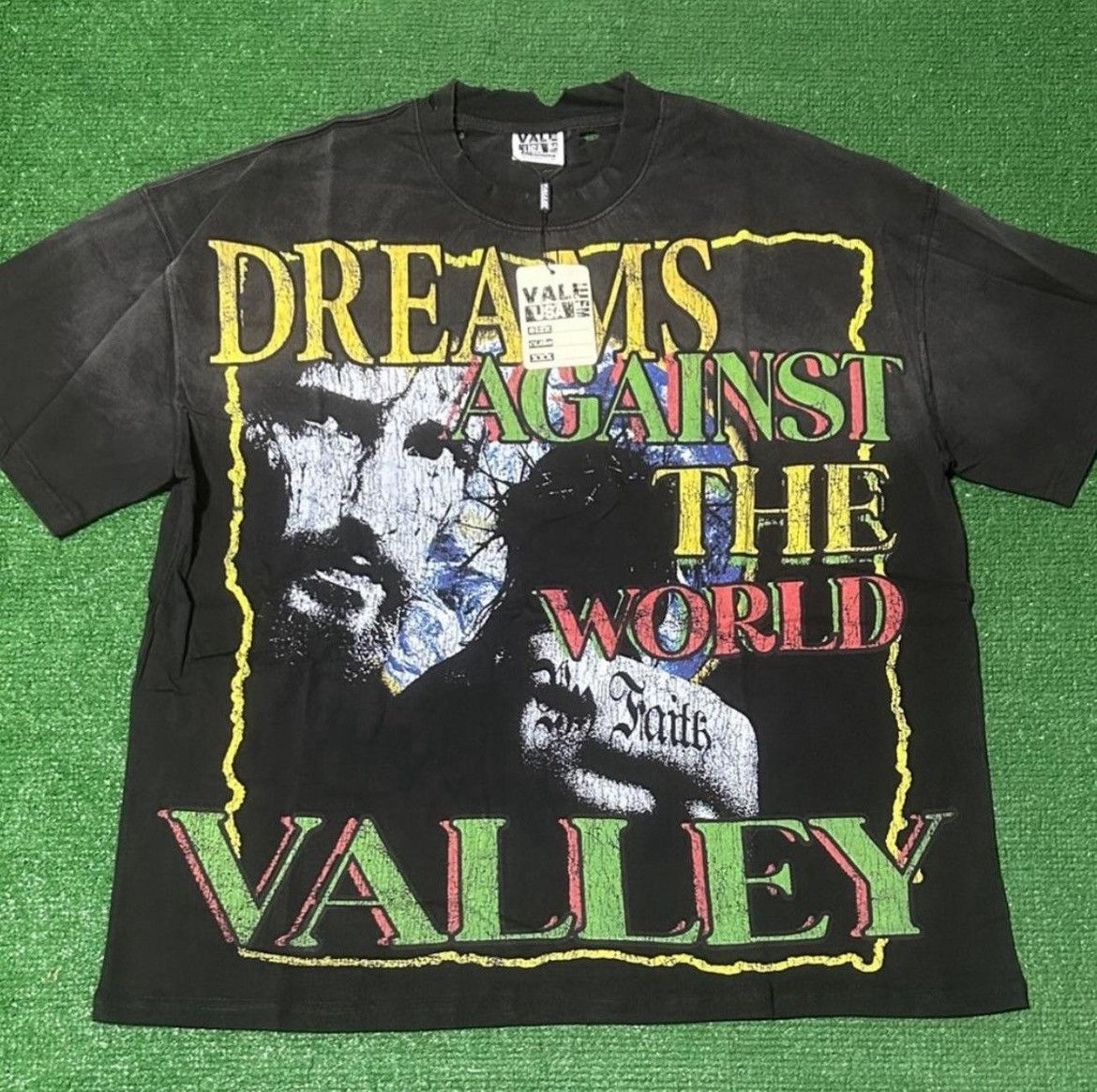 Vale Vale Dreams Against The World Tee Size M NWT Size US M / EU 48-50 / 2 - 1 Thumbnail