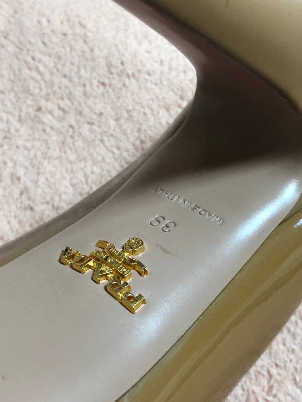 Prada Luxury Prada Patent Leather High Heels Size 39 Size US 9 / IT 39 - 11 Thumbnail