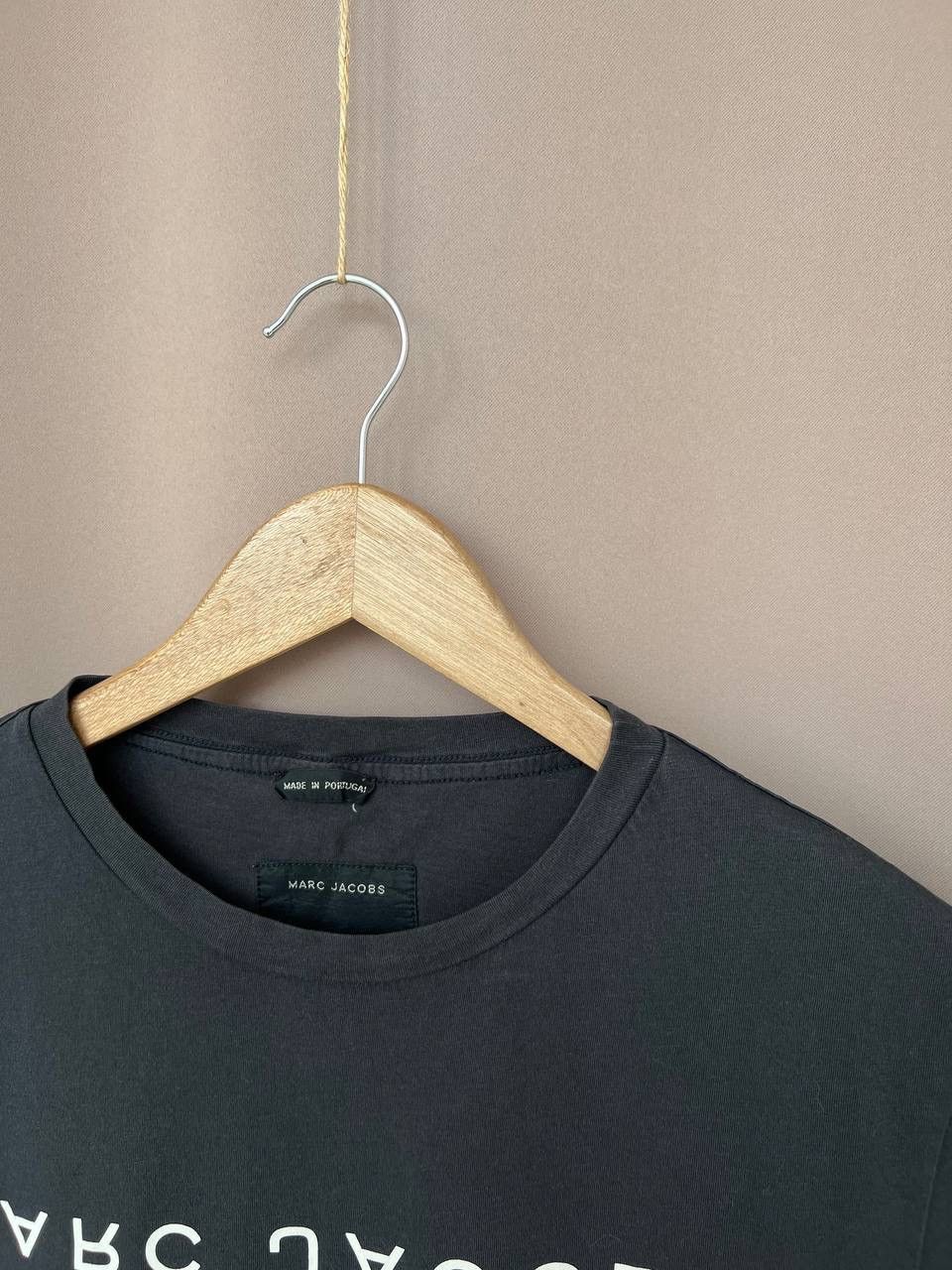 Marc Jacobs Marc Jacobs Upside Down Logo T-Shirt Mens Size M Dark Grey Size US M / EU 48-50 / 2 - 6 Thumbnail