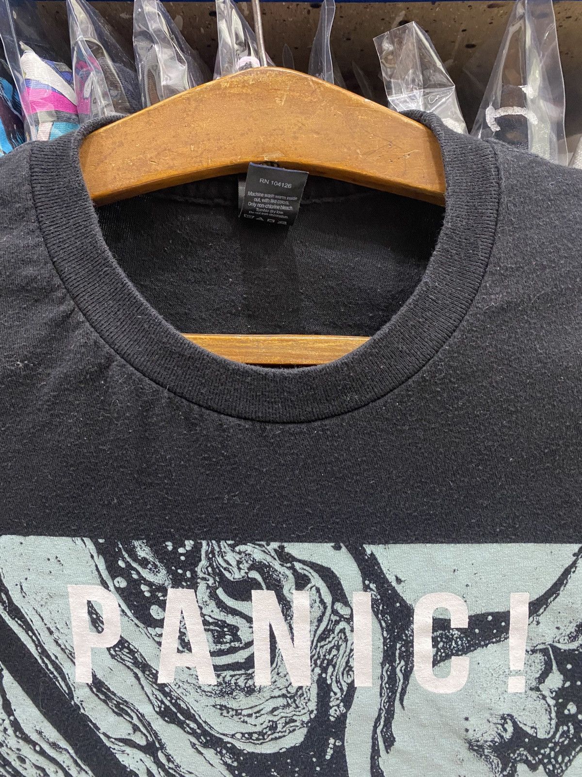 Band Tees PANIC AT THE DISCO TSHIRT Size US M / EU 48-50 / 2 - 3 Thumbnail