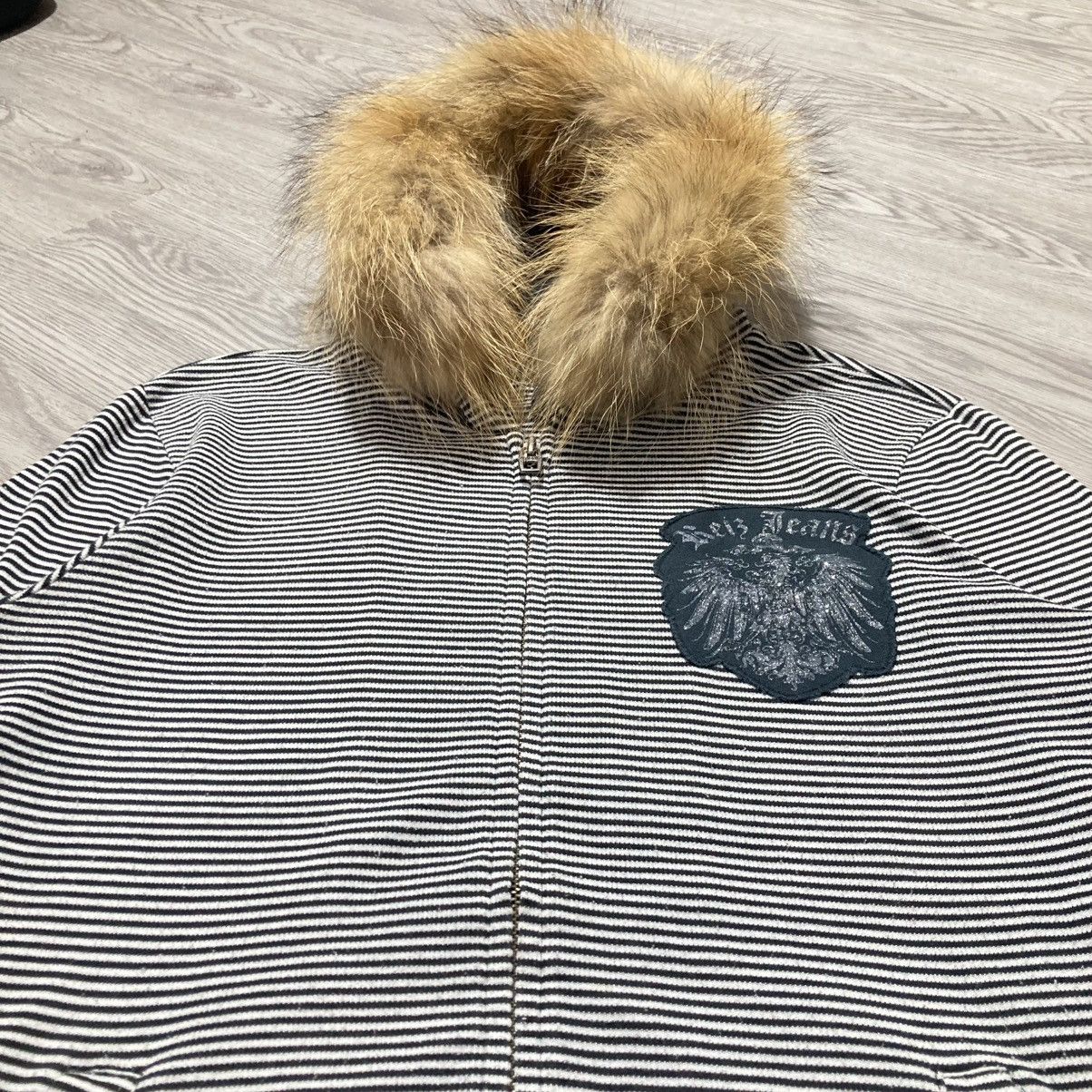 20471120 2000s Reiz Jeans Poem Striped Fur Ziphoodie Punk Lgb Style Size US M / EU 48-50 / 2 - 6 Thumbnail