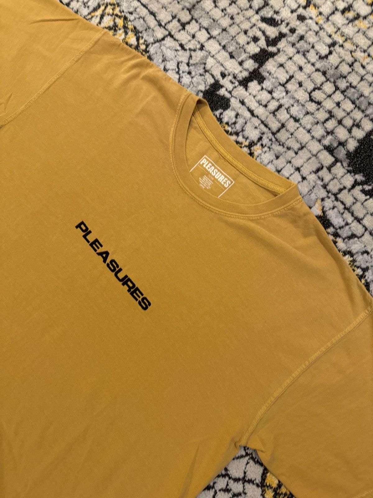 Pleasures Pleasure Embroidered Logo Tee Size US L / EU 52-54 / 3 - 1 Thumbnail